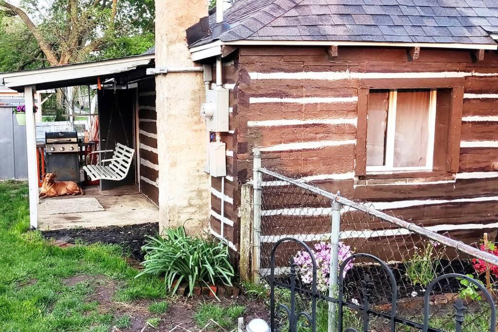 One-Bedroom House - Photo 33