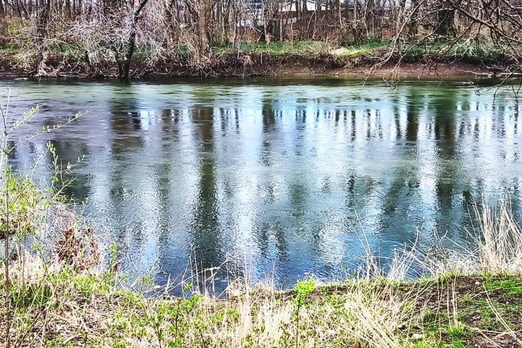 One-Bedroom House - Photo 40