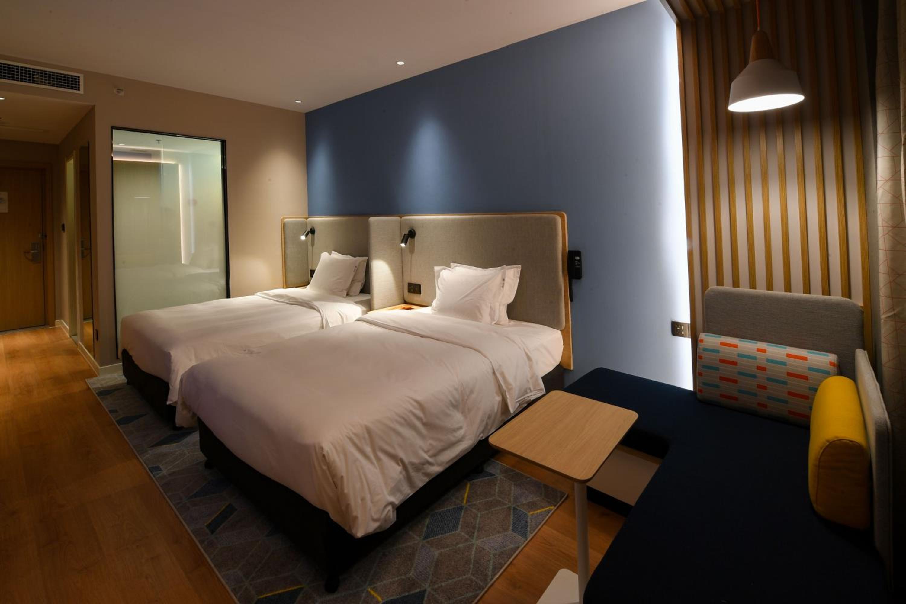 Standard Twin Room - Photo 5