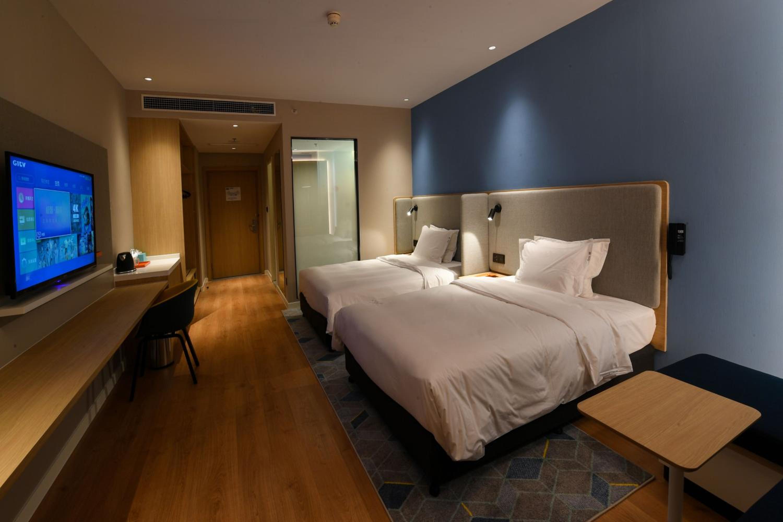 Standard Twin Room - Photo 1