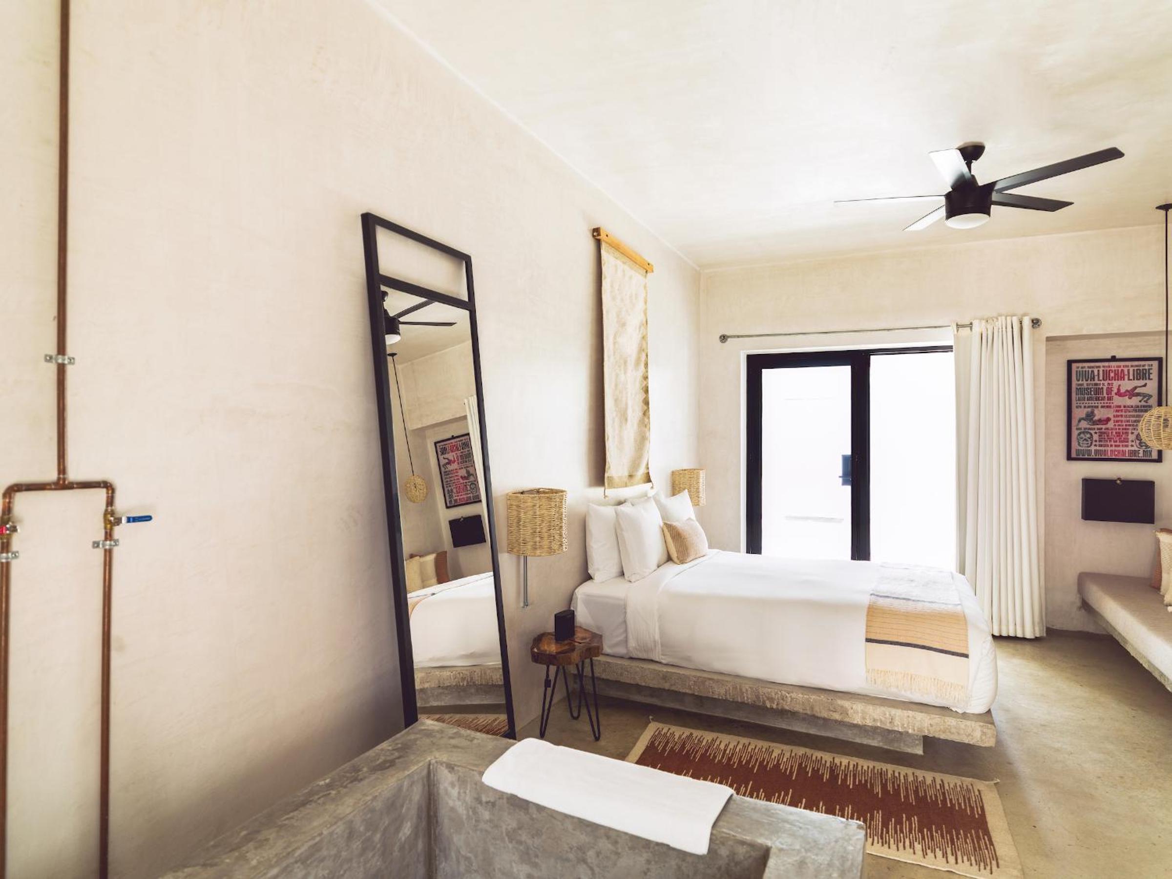 Paradise Cove Suite with one King Bed photo 1