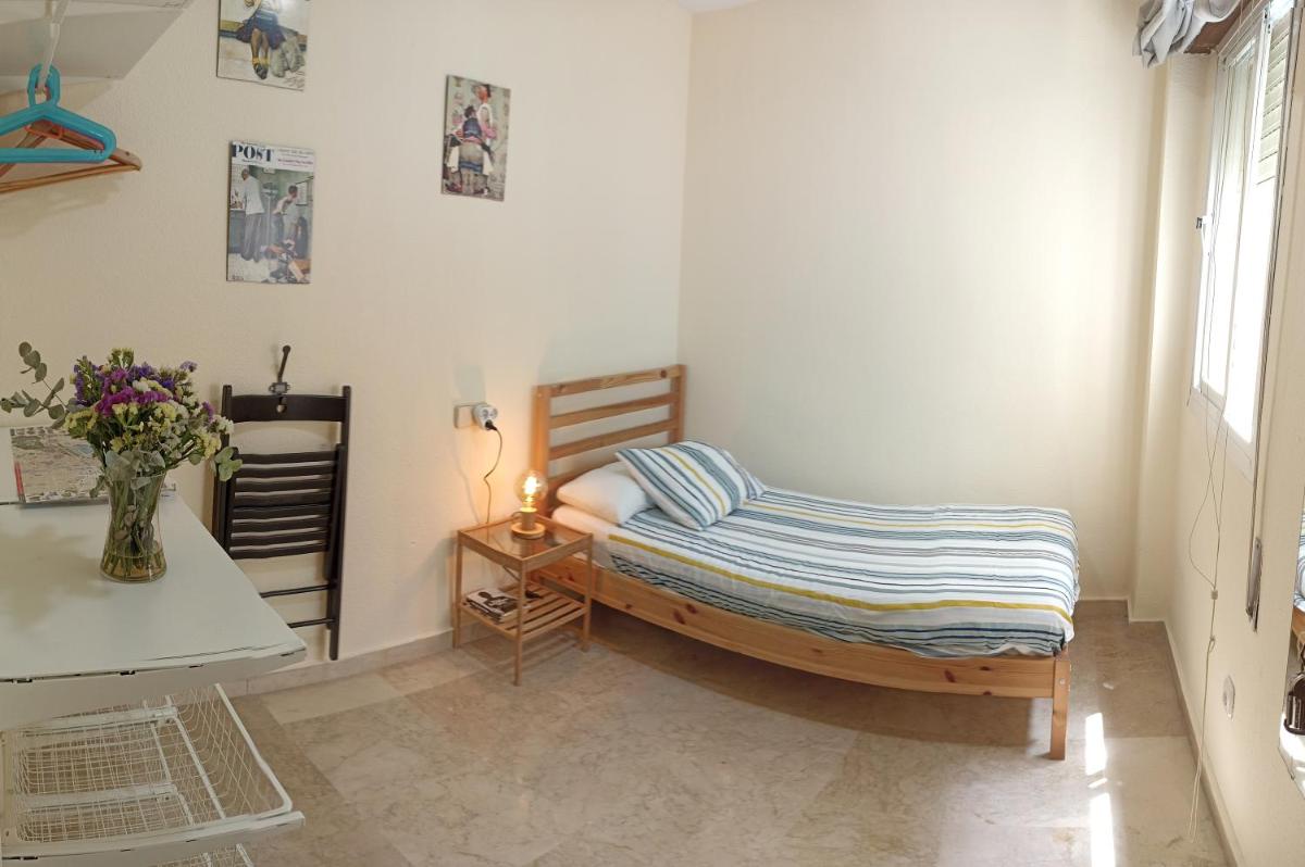 Single Room with Shared Toilet