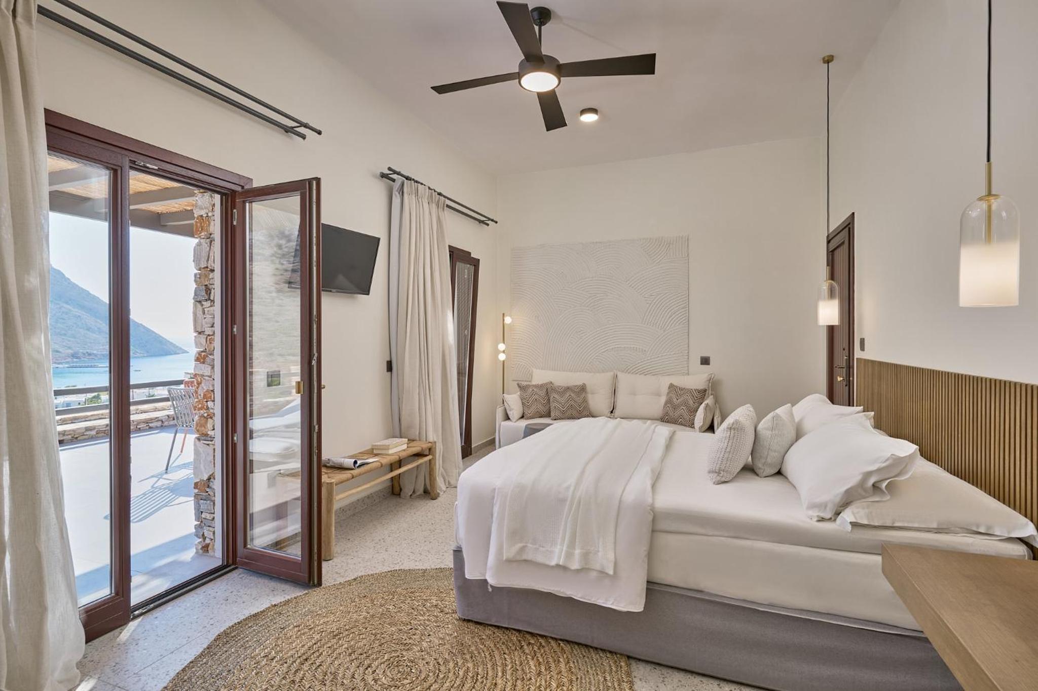 Junior Suite with Private Pool - Photo 7