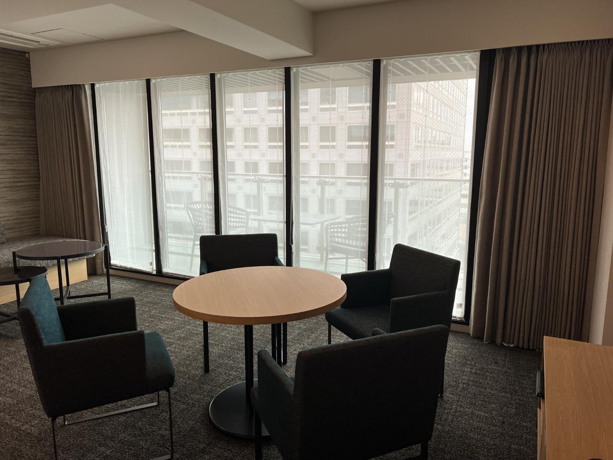 Deluxe King Room - Photo 5