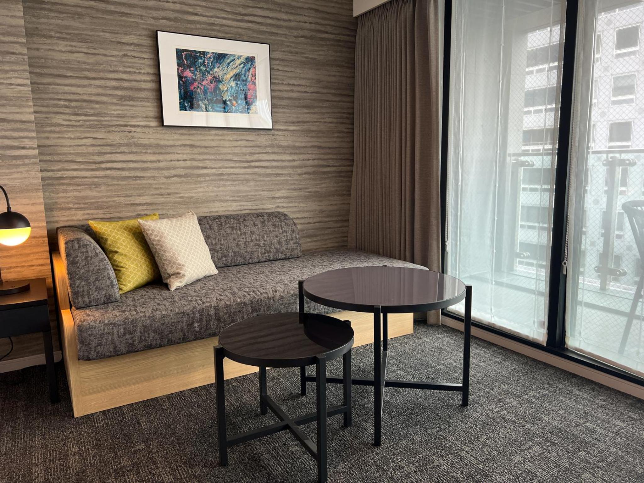 Deluxe King Room - Photo 8