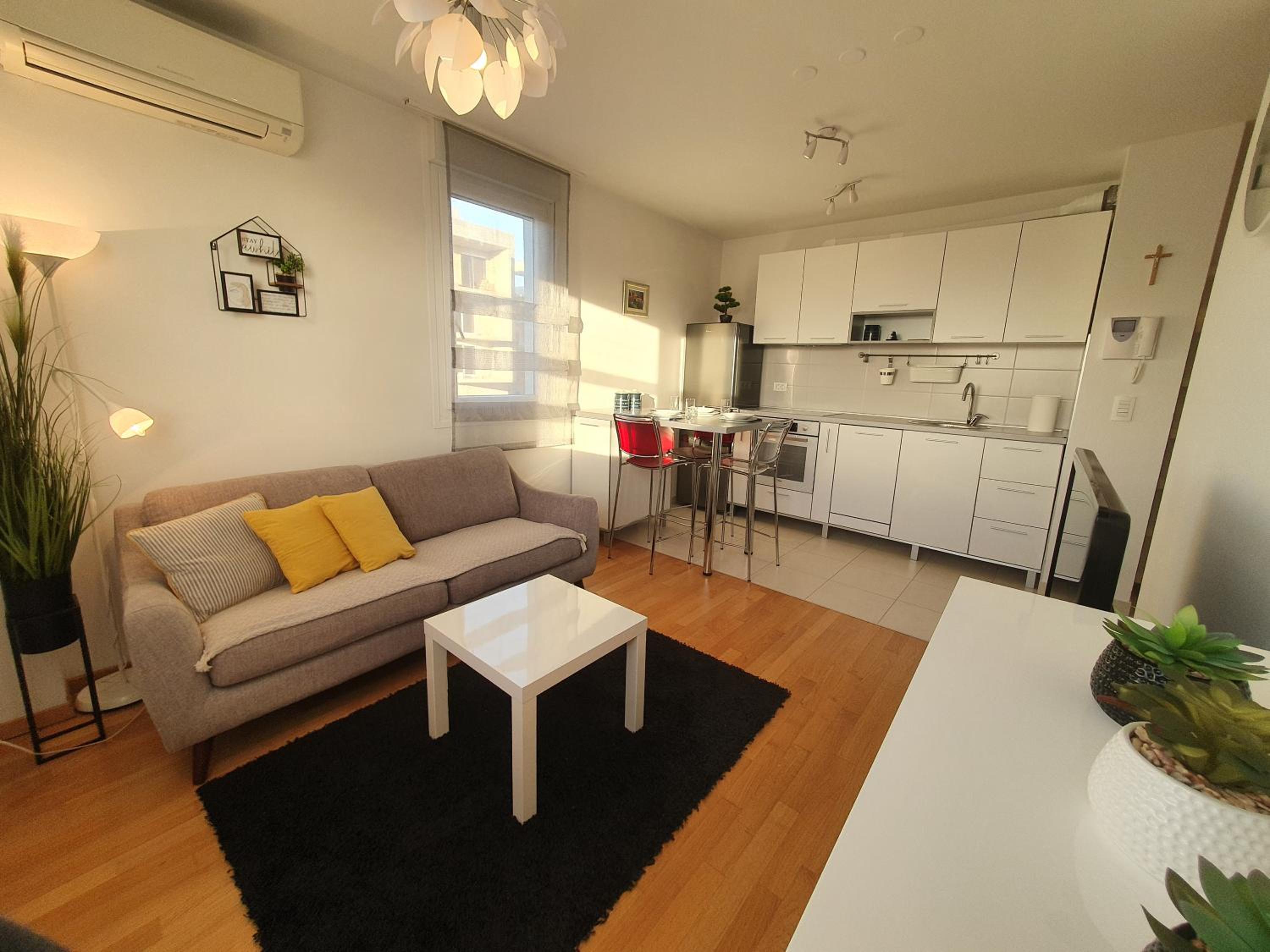 One-Bedroom Apartment