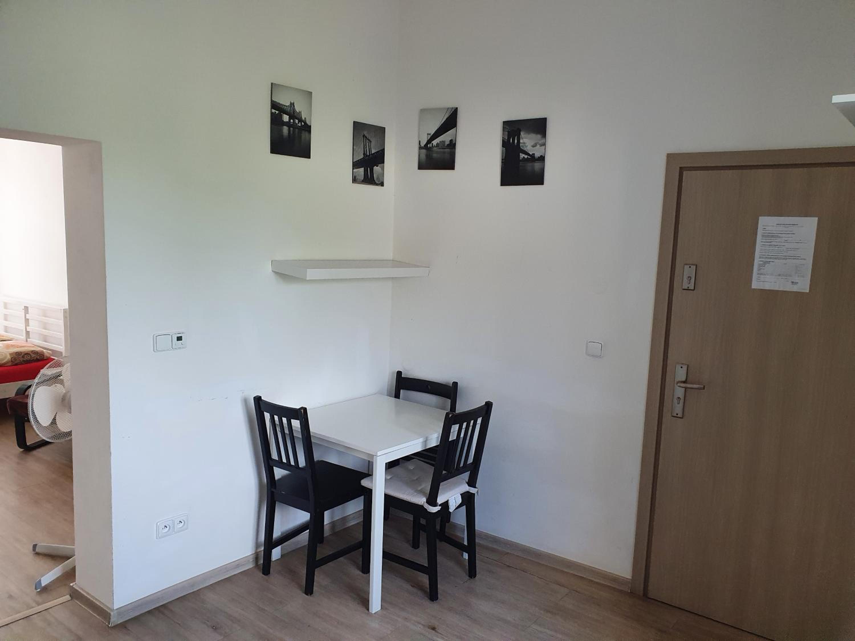 Luxury Apartment - Photo 12