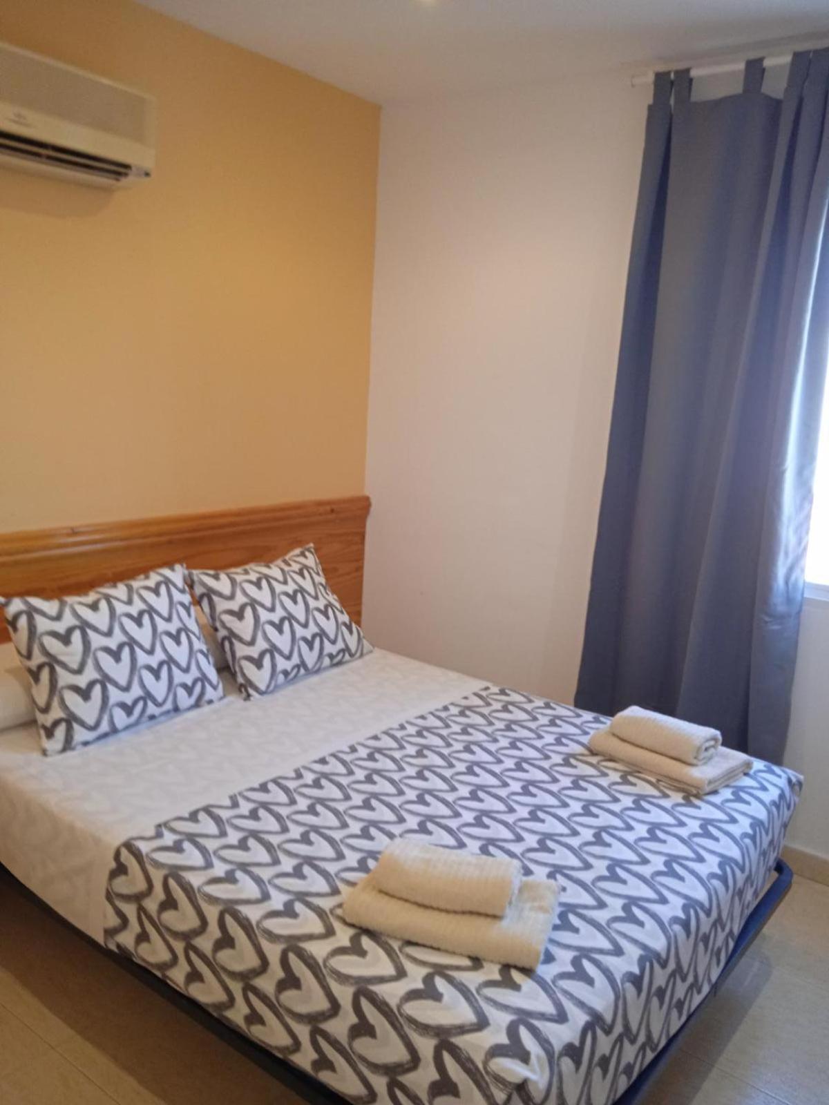 Double Room with Private Bathroom - Photo 6