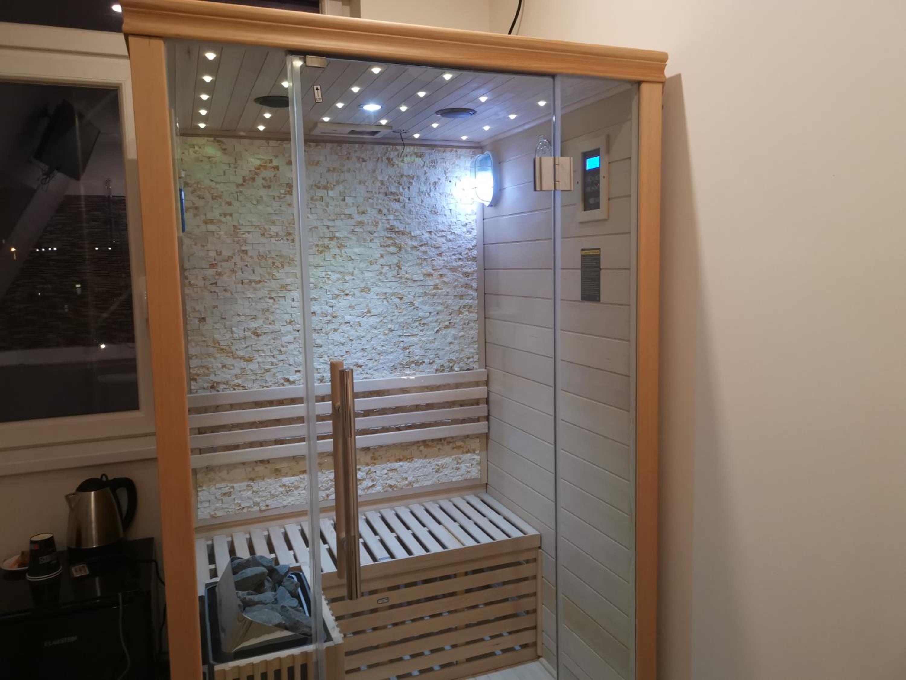 Deluxe Double Room with Bath photo 2