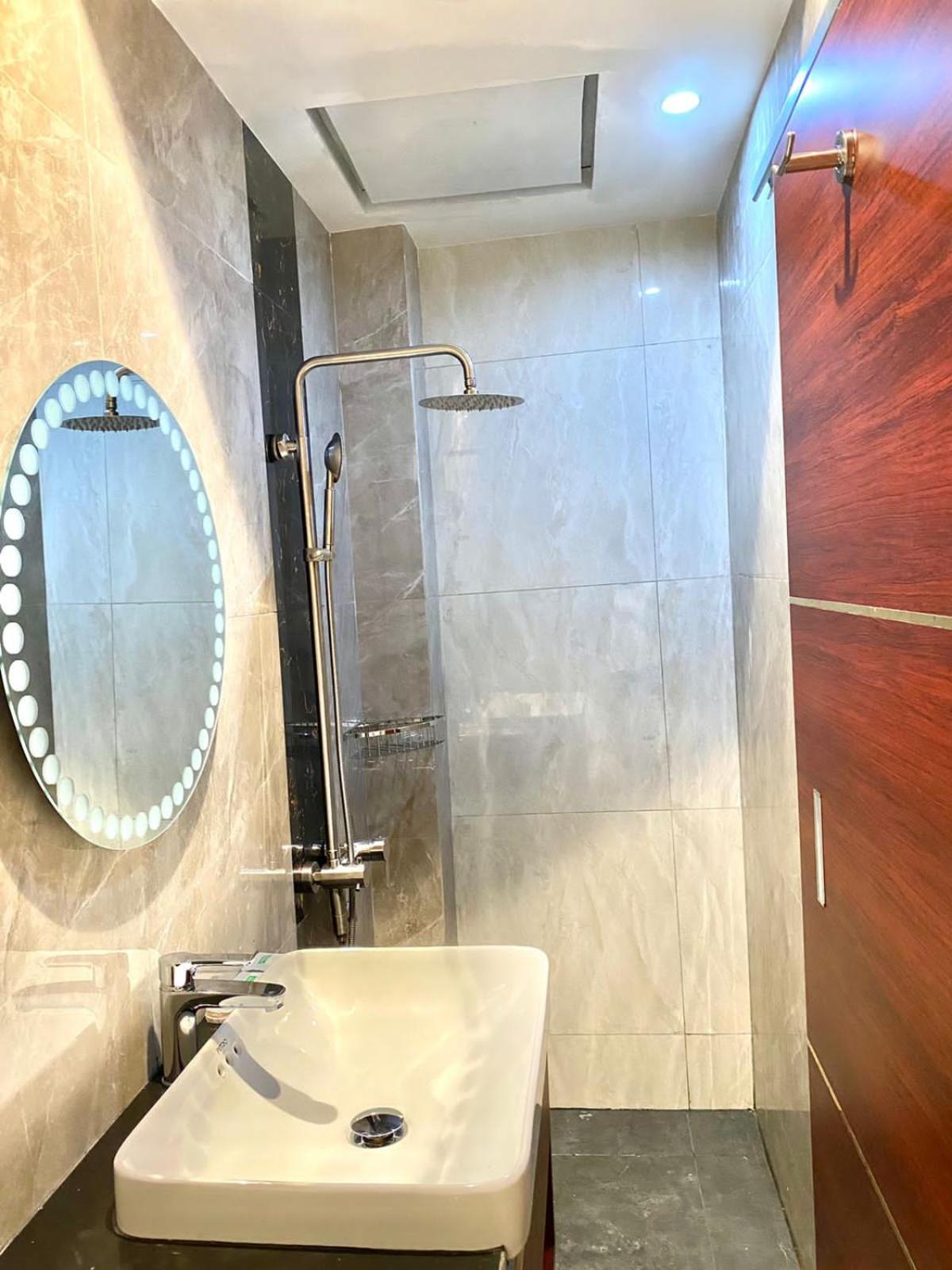 Standard Double Room - Photo 11