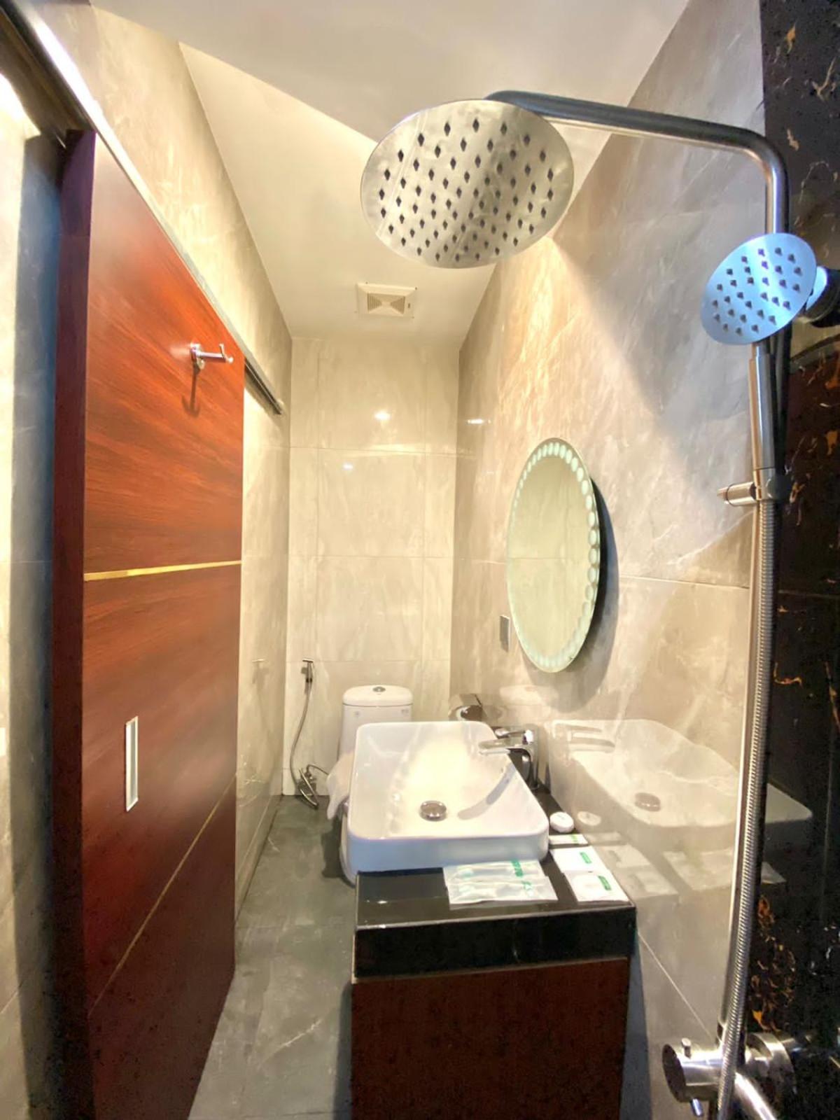 Standard Double Room - Photo 8