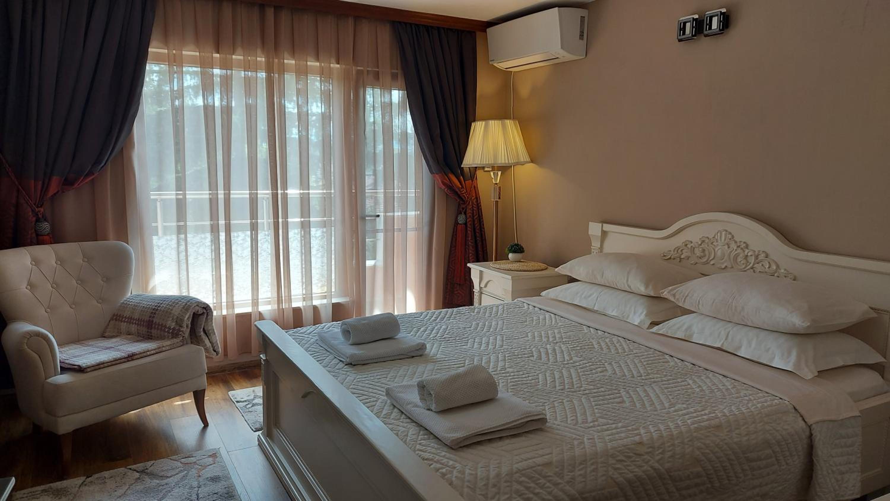 One-Bedroom Apartment - Photo 17