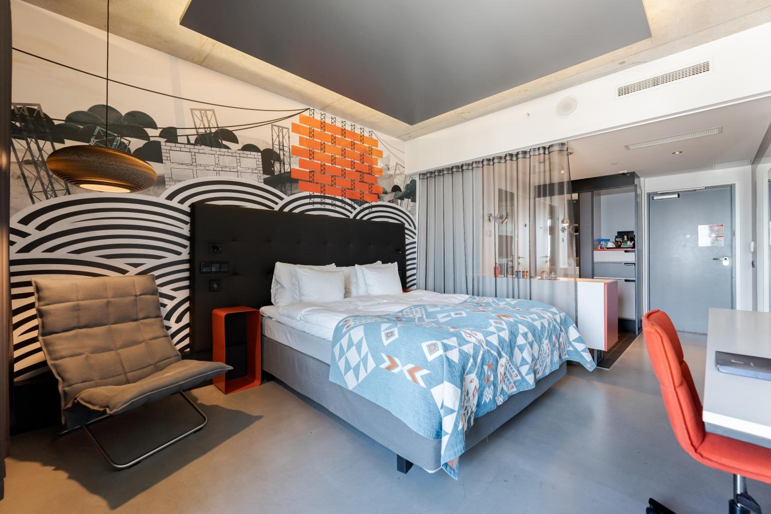 Superior King Room with Extra Bed photo 3
