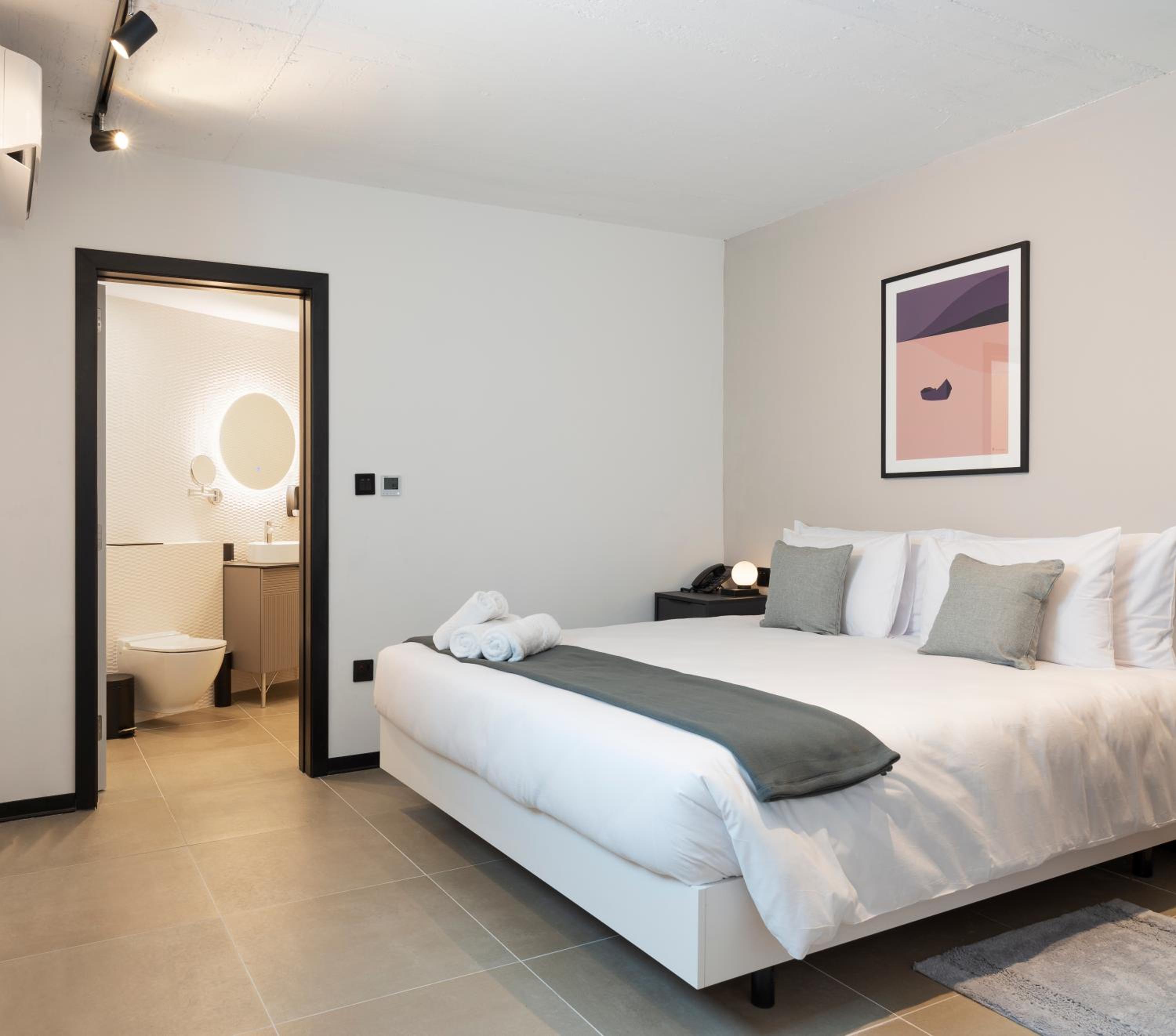 One Bedroom Apartment - Photo 18