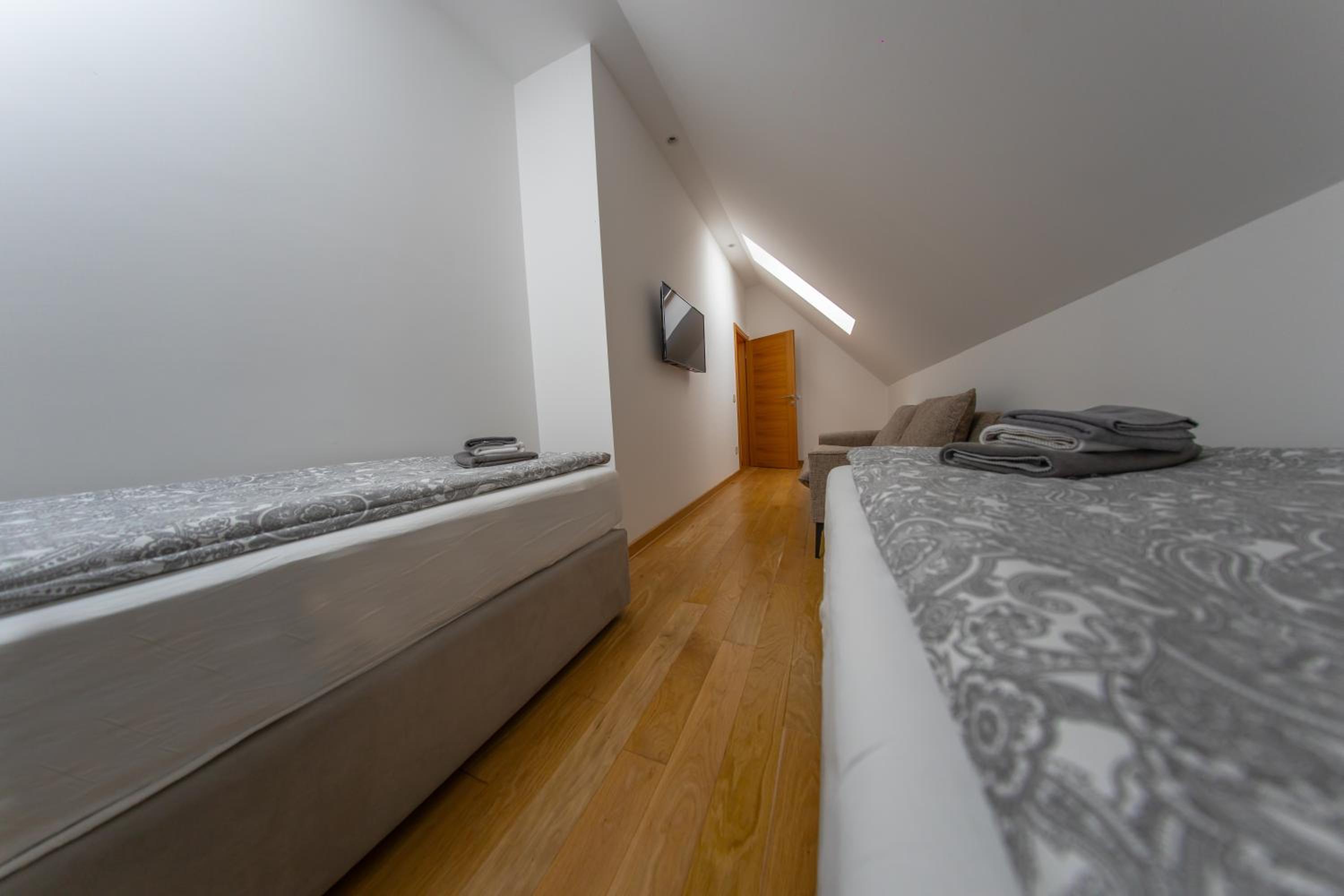 Duplex Apartment - Photo 9