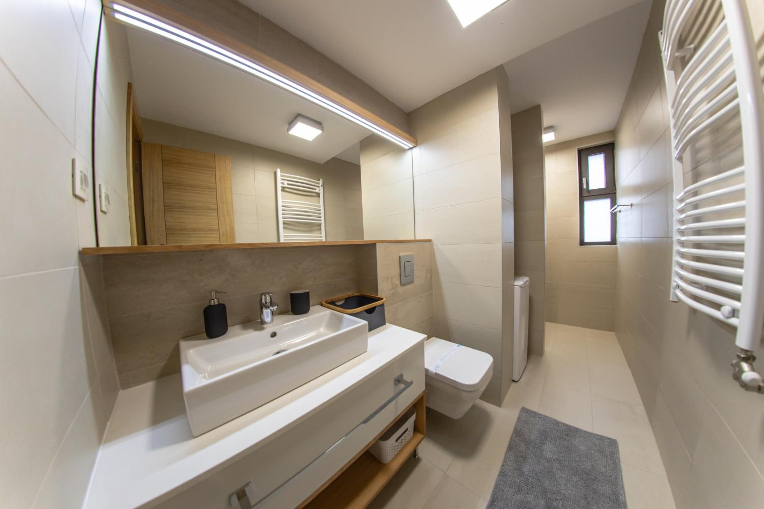 Apartment with Lake View - Photo 17
