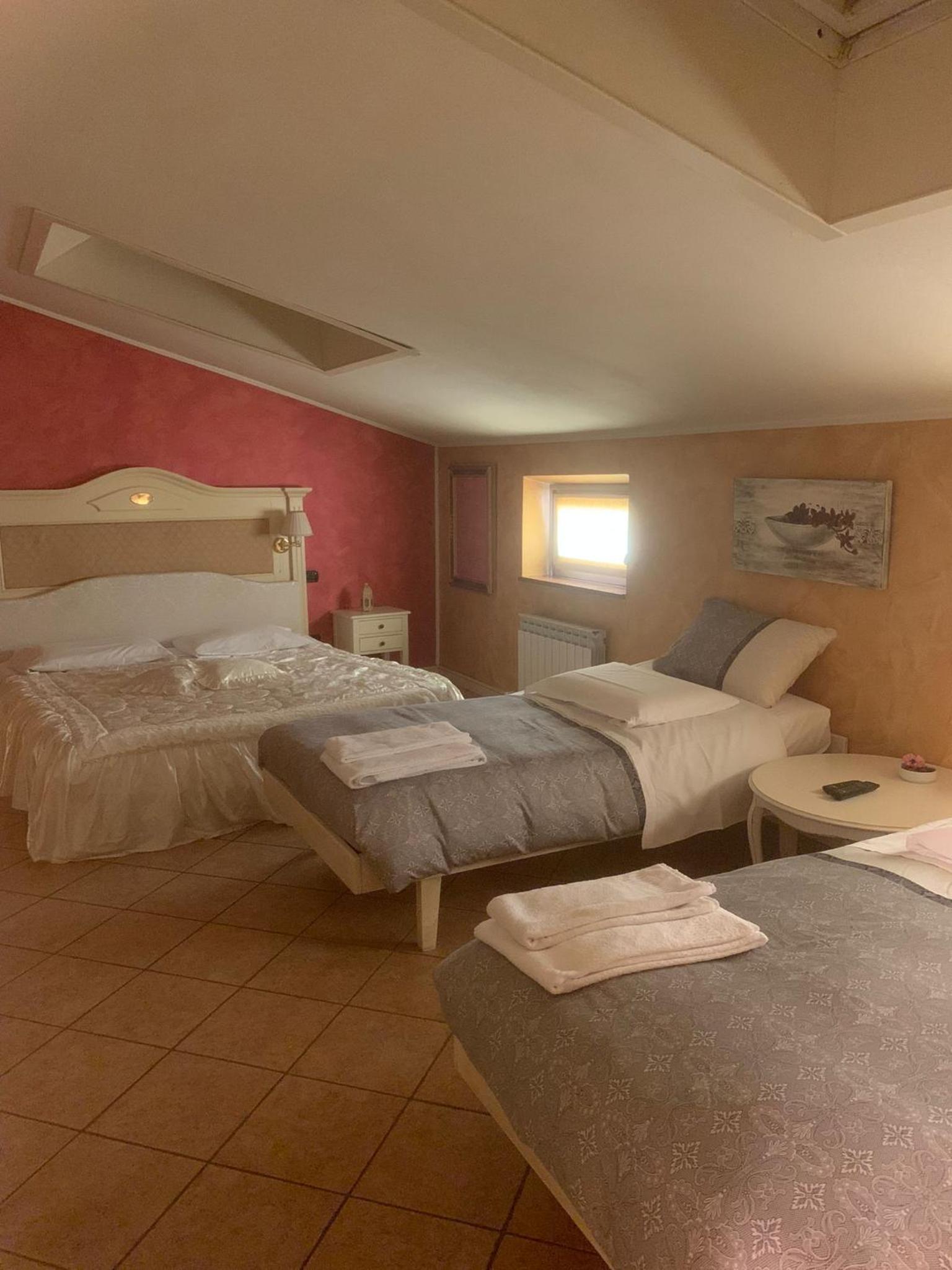 Quadruple Room - Photo 1