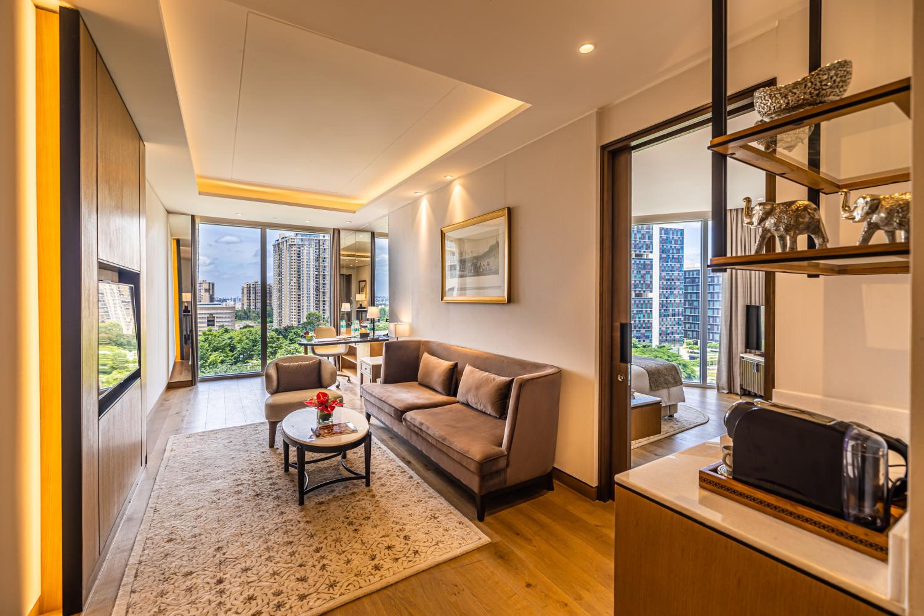 Executive Suite - Photo 3