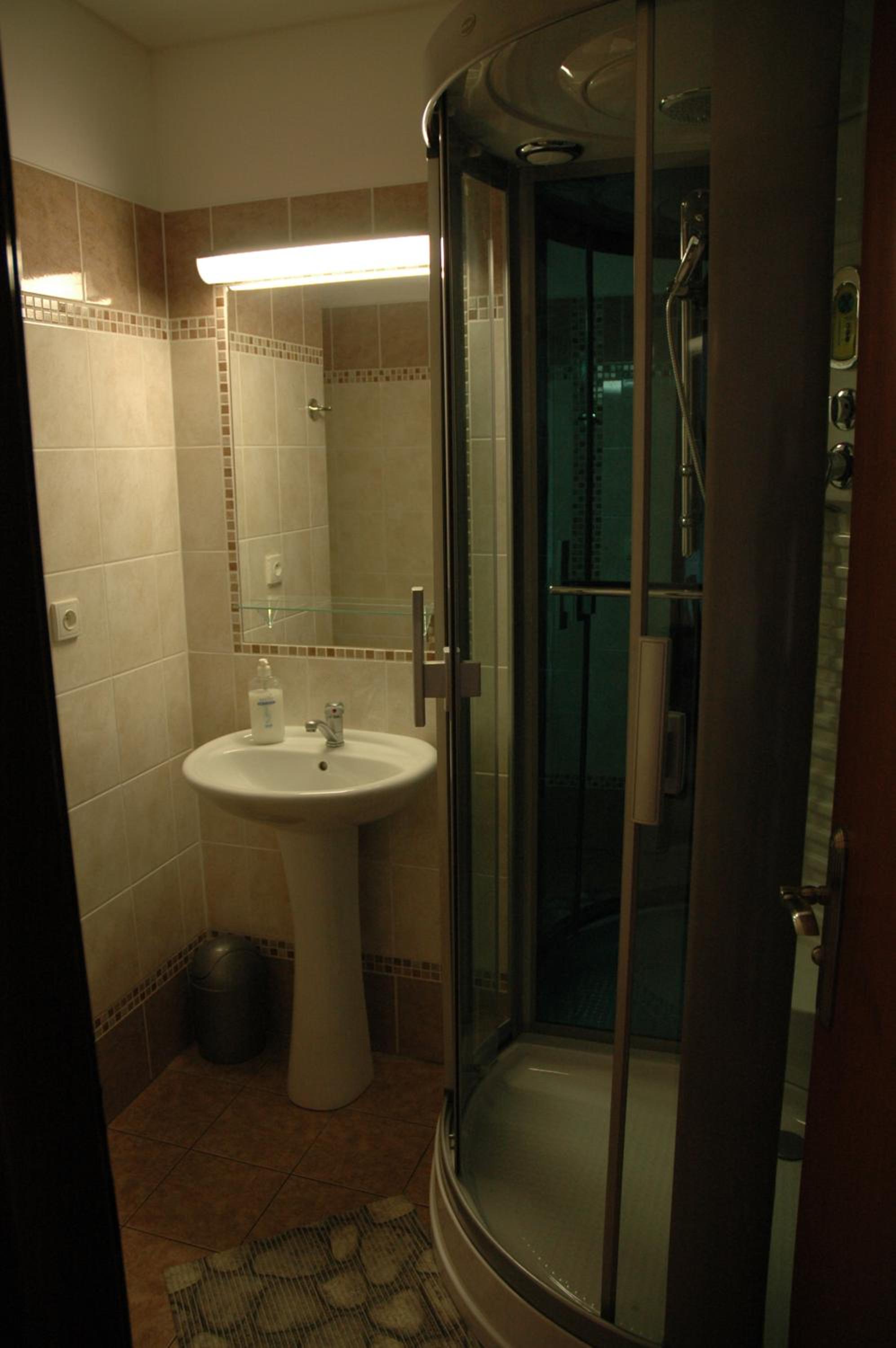 Triple Room with Private Bathroom photo 2