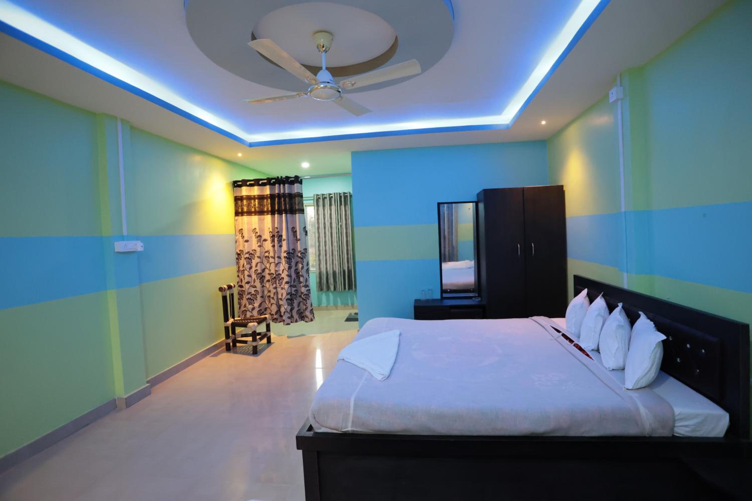 Deluxe Double Room with Balcony photo 1