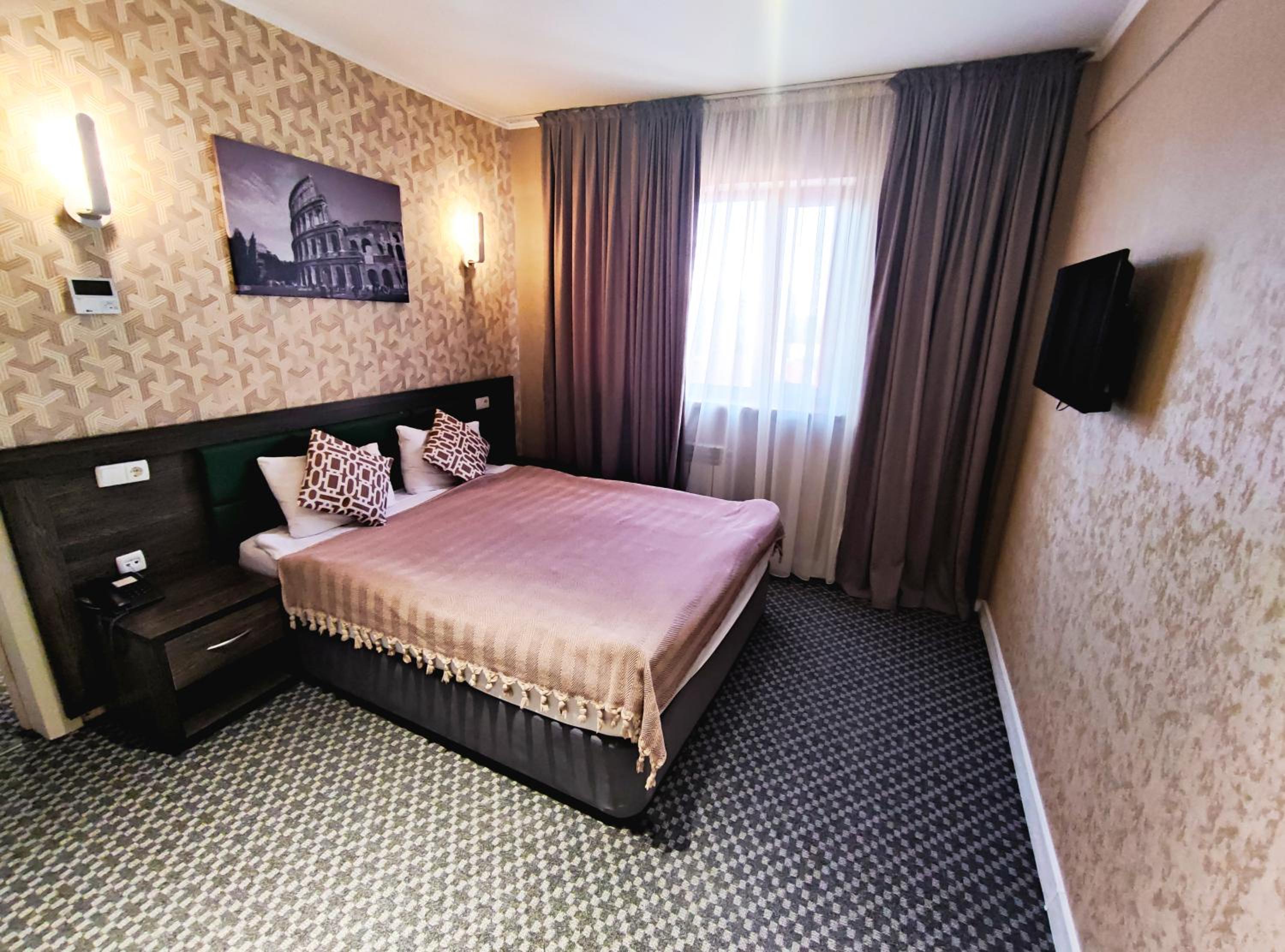 One-Bedroom Suite photo 3