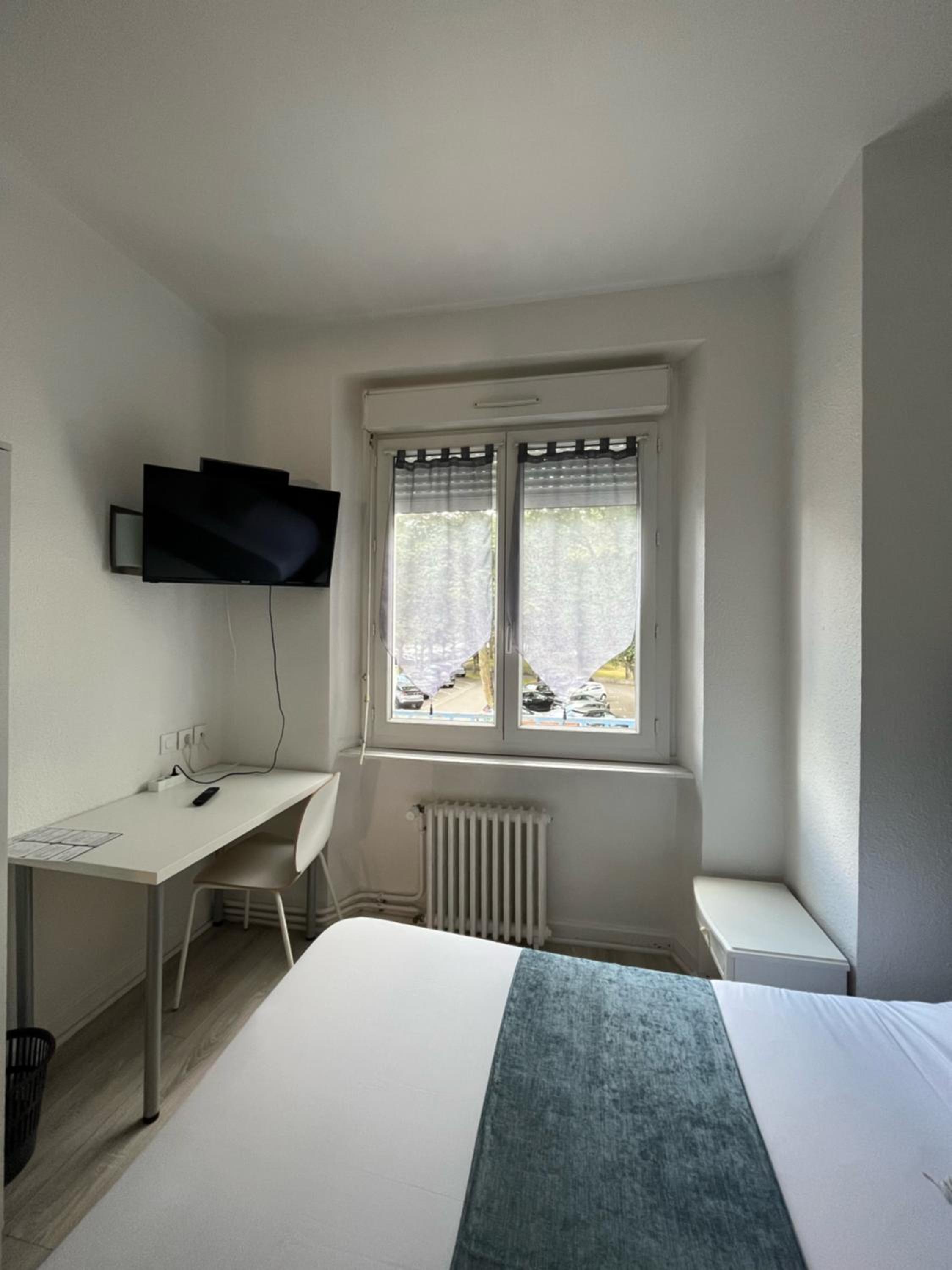 Double Room - Photo 7