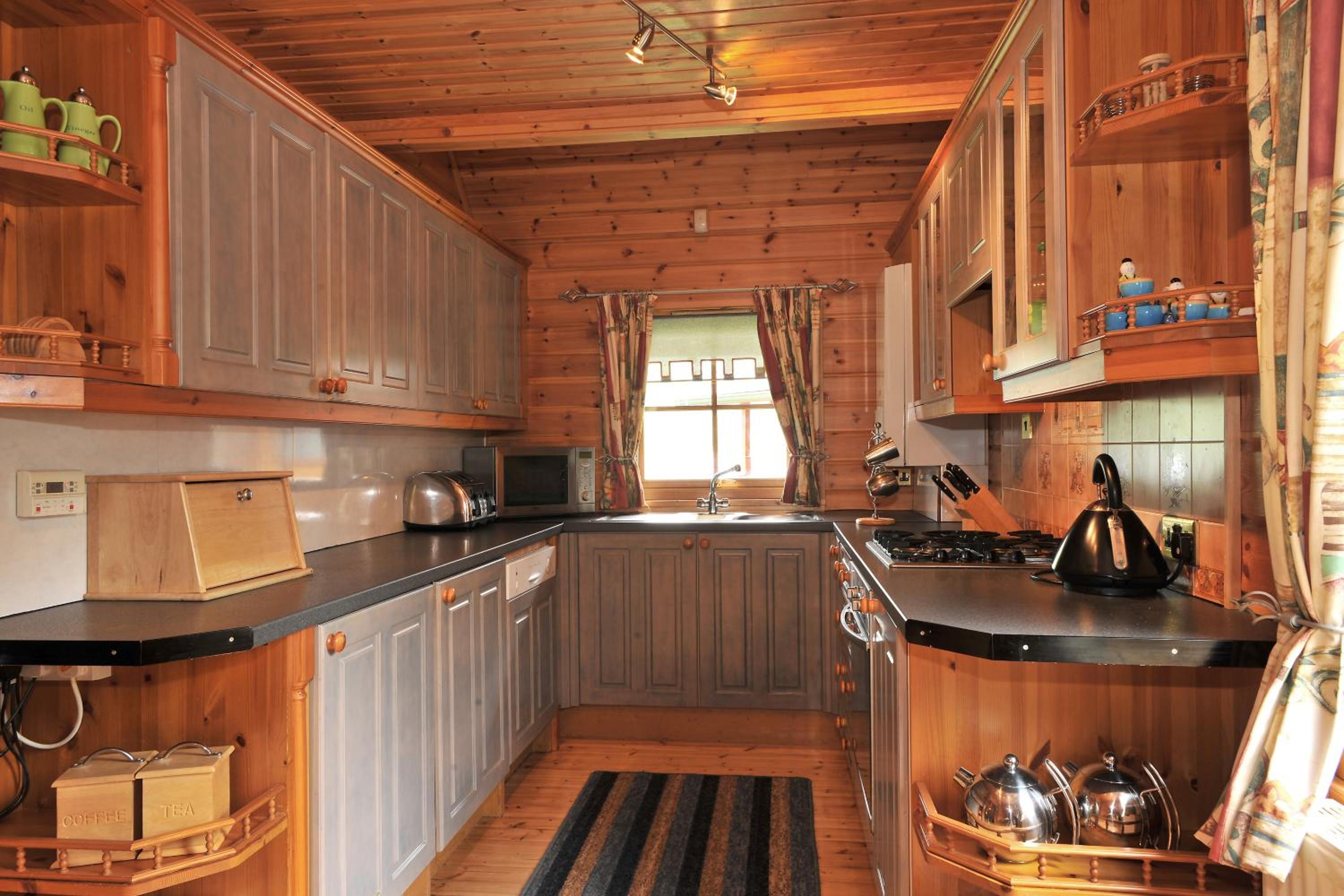 Three-Bedroom Lodge with Loch View photo 2