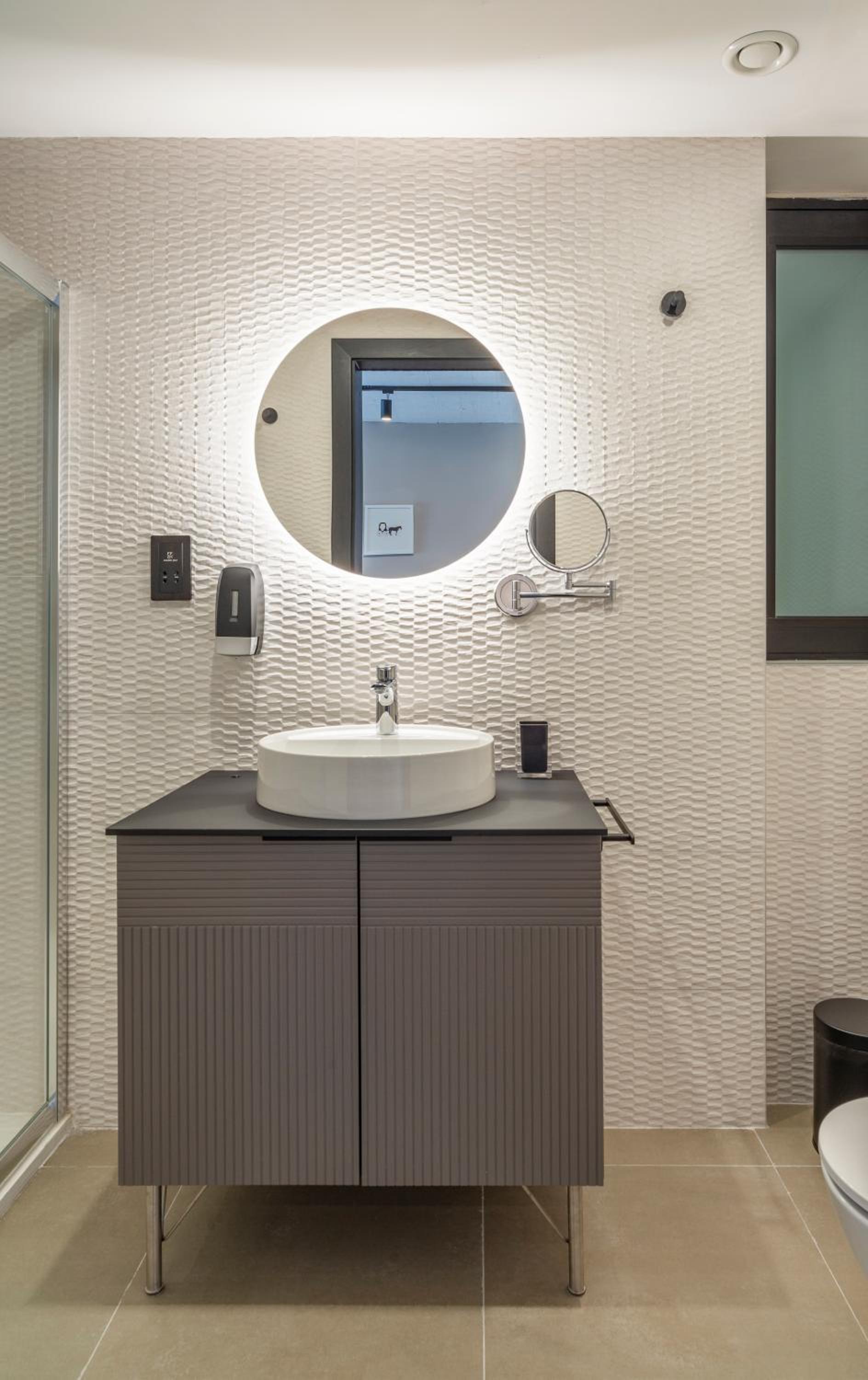 One Bedroom Apartment - Photo 1