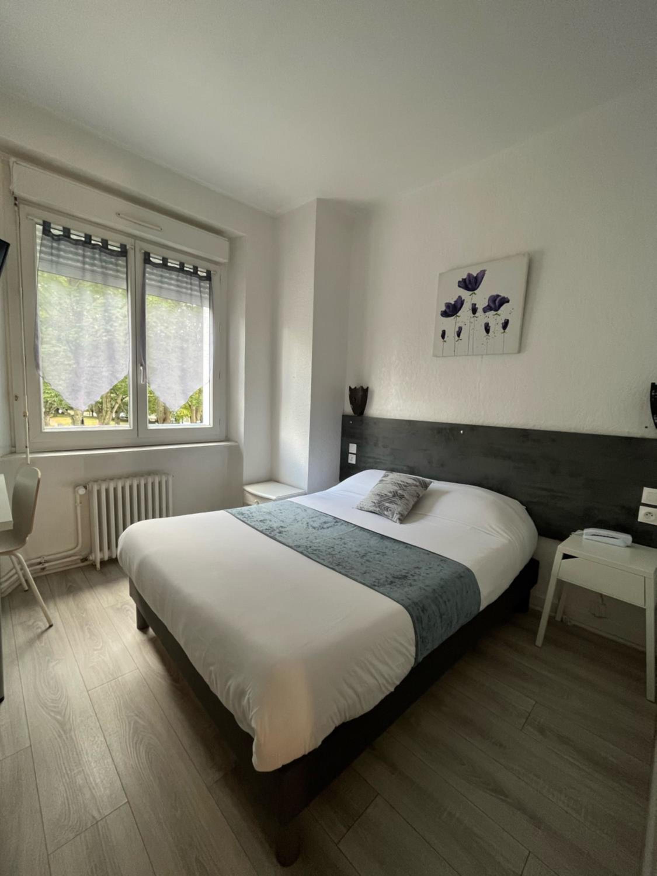 Double Room - Photo 6