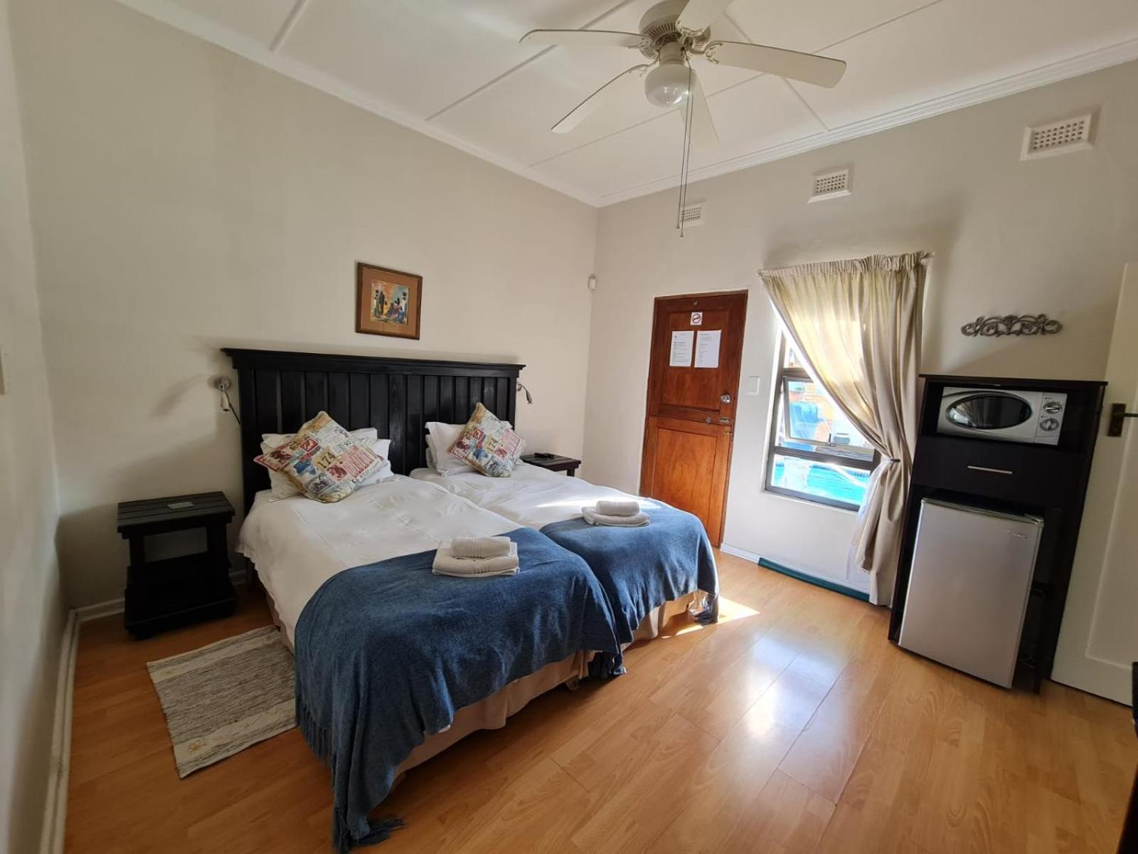 Deluxe Double Room (2 Adults + 1 Child) photo 3
