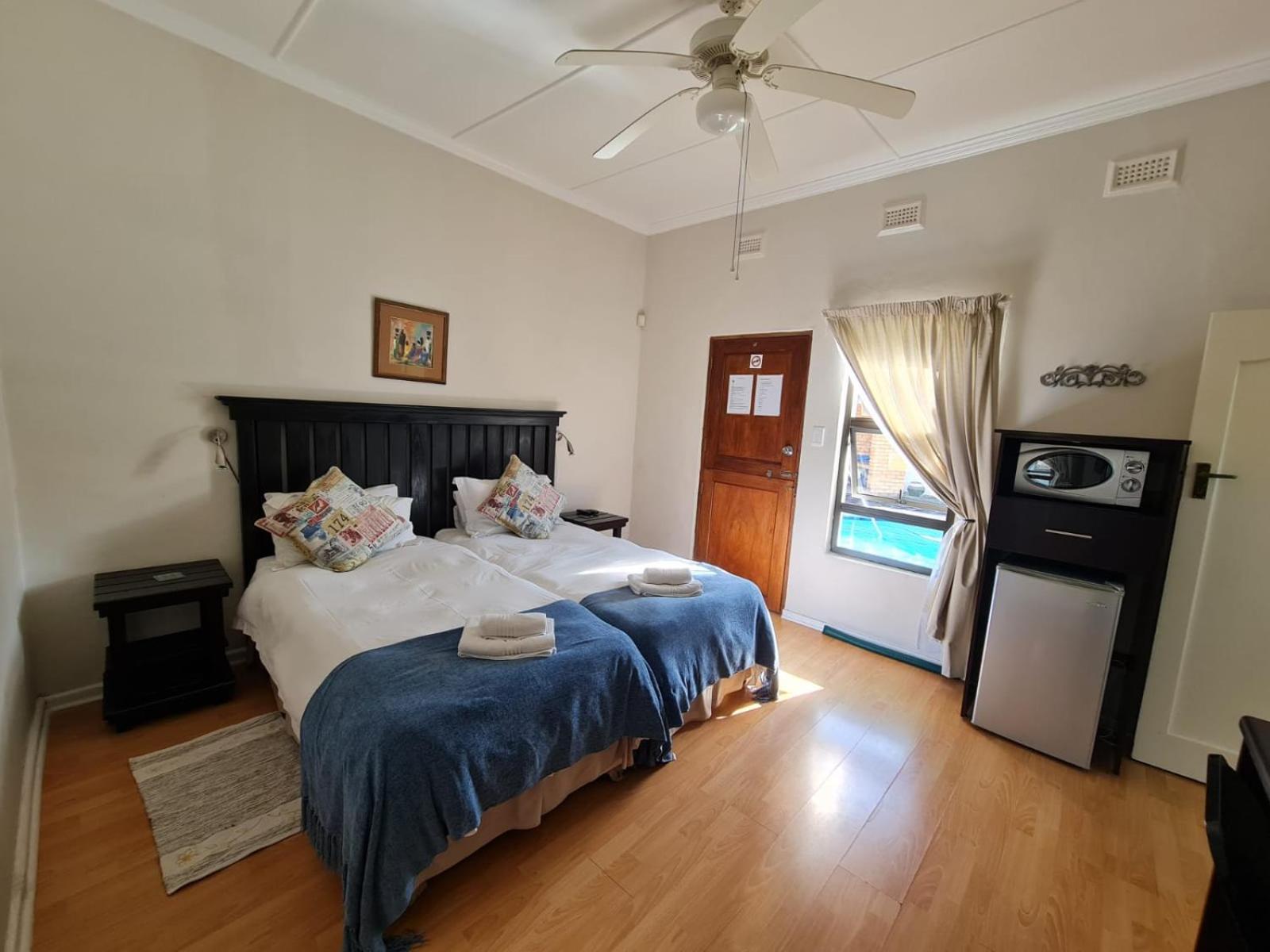 Deluxe Double Room (2 Adults + 1 Child) photo 2
