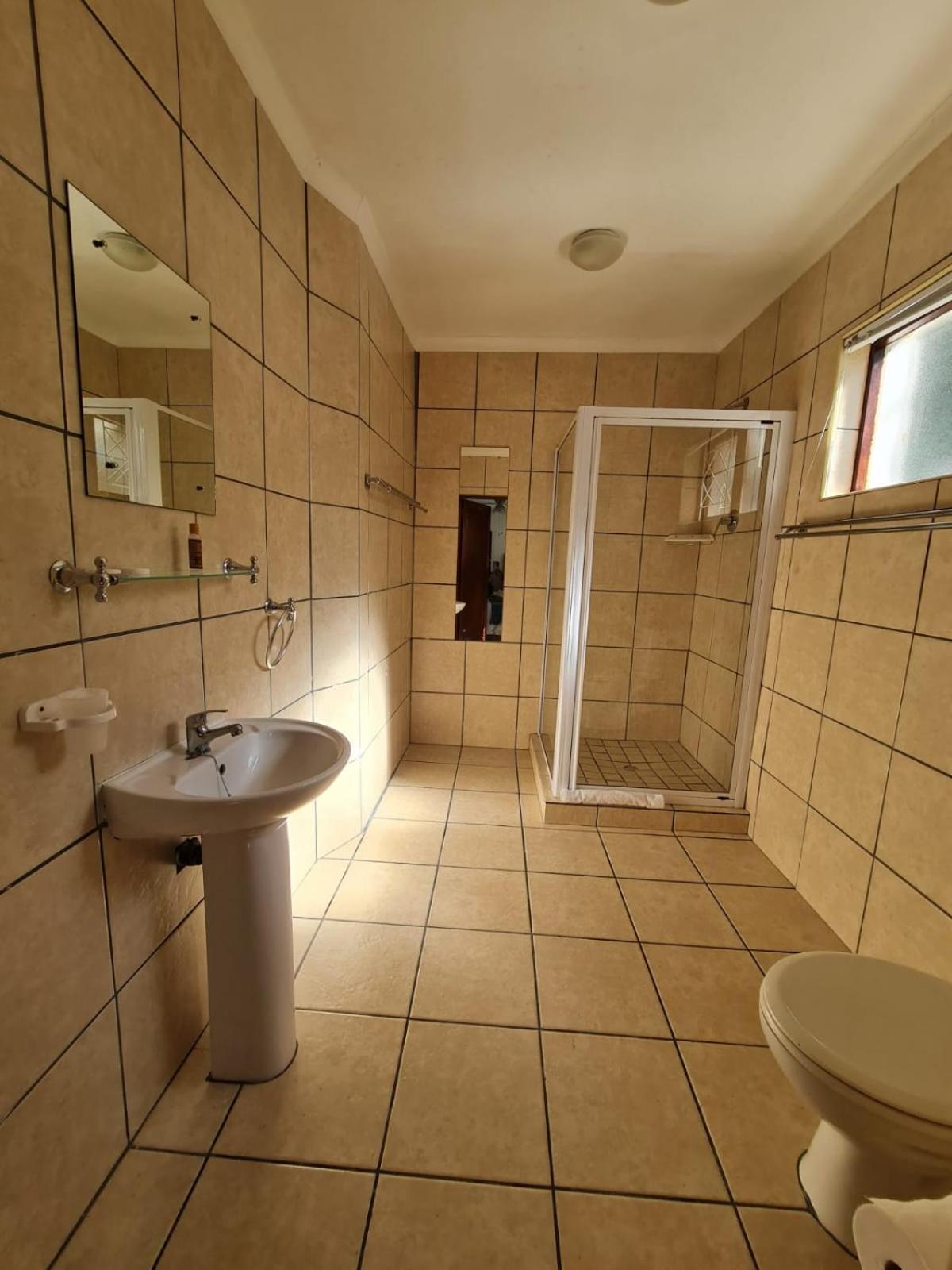 Deluxe Triple Room photo 2