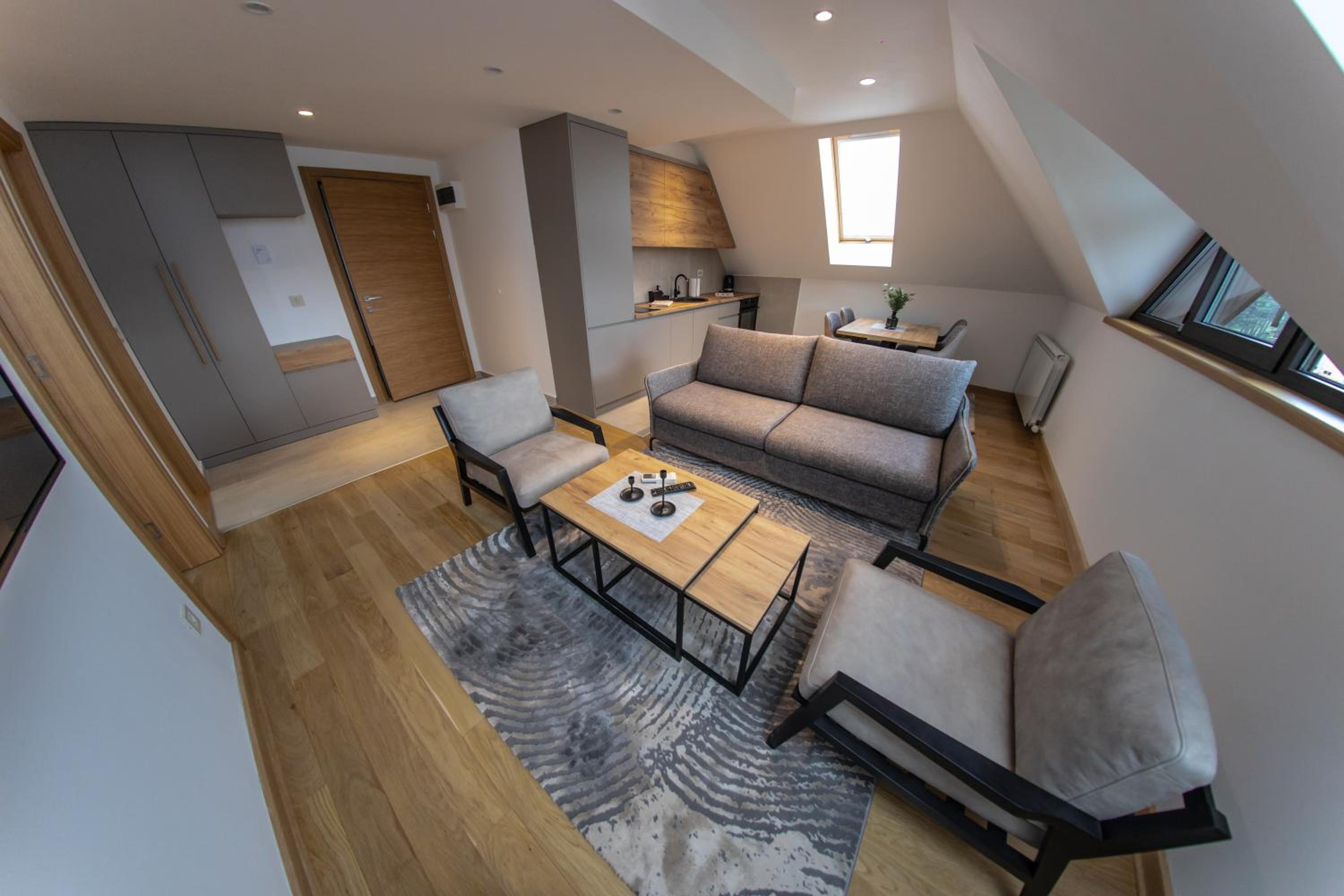 One-Bedroom Apartment - Photo 1