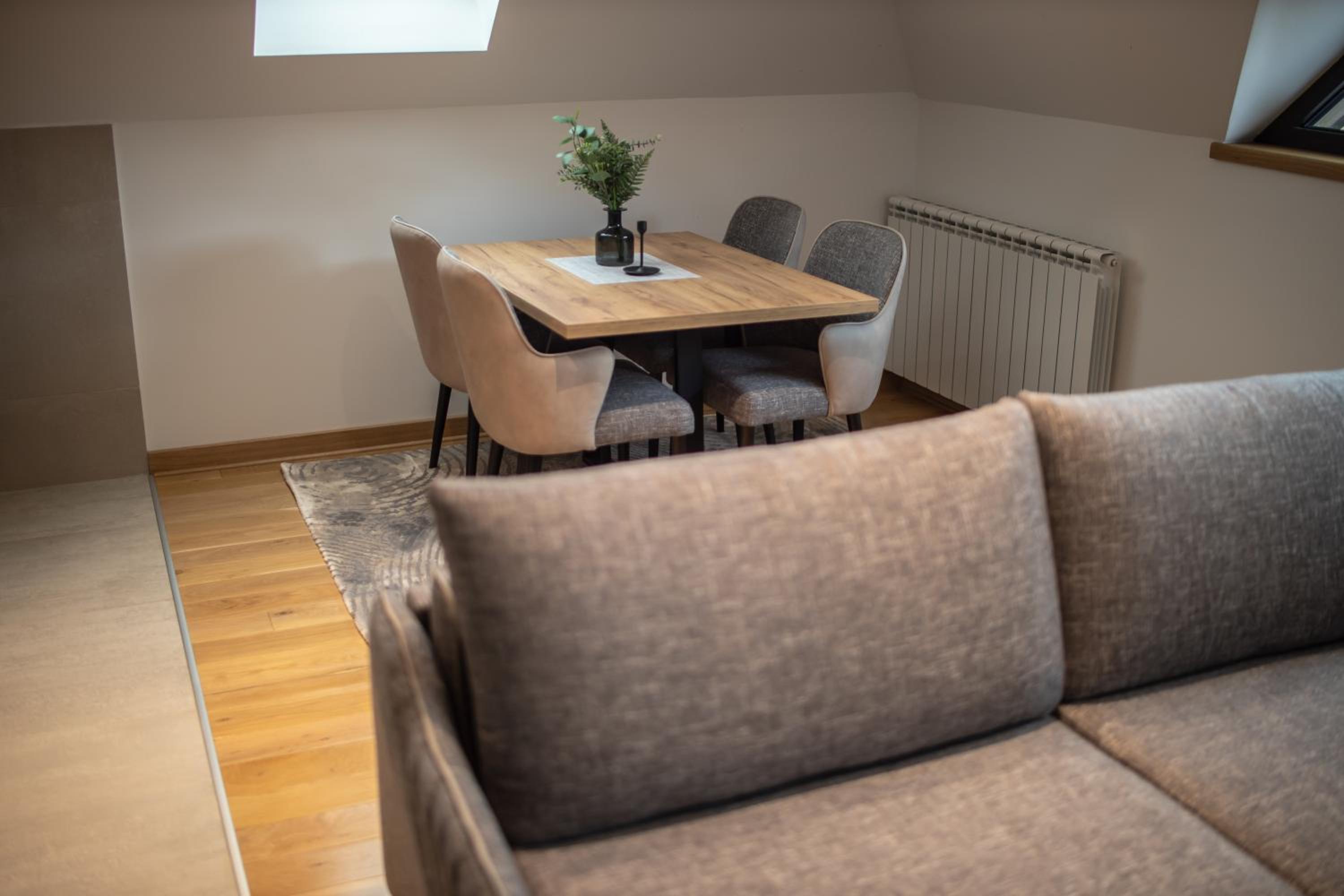 One-Bedroom Apartment - Photo 11