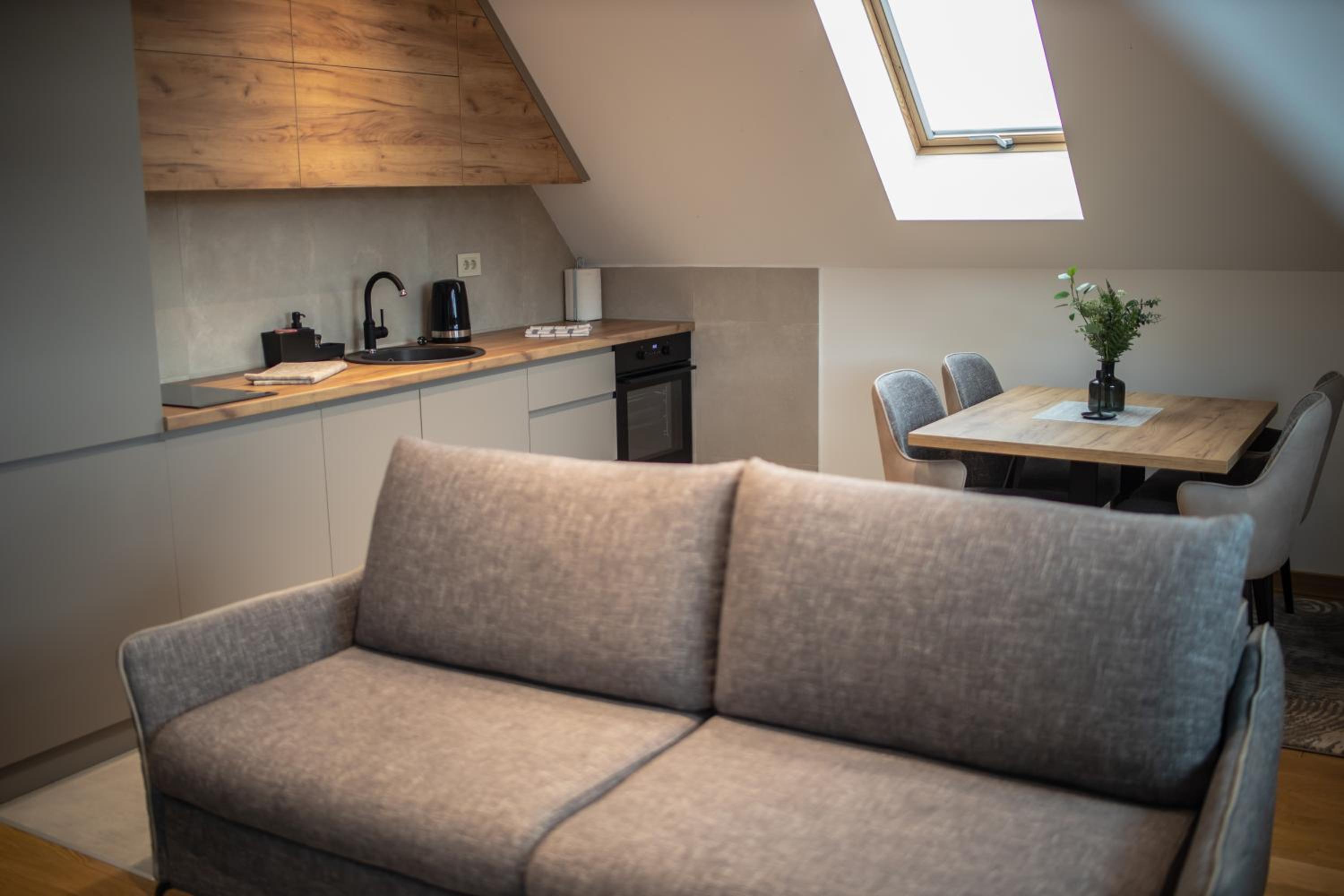 One-Bedroom Apartment - Photo 12