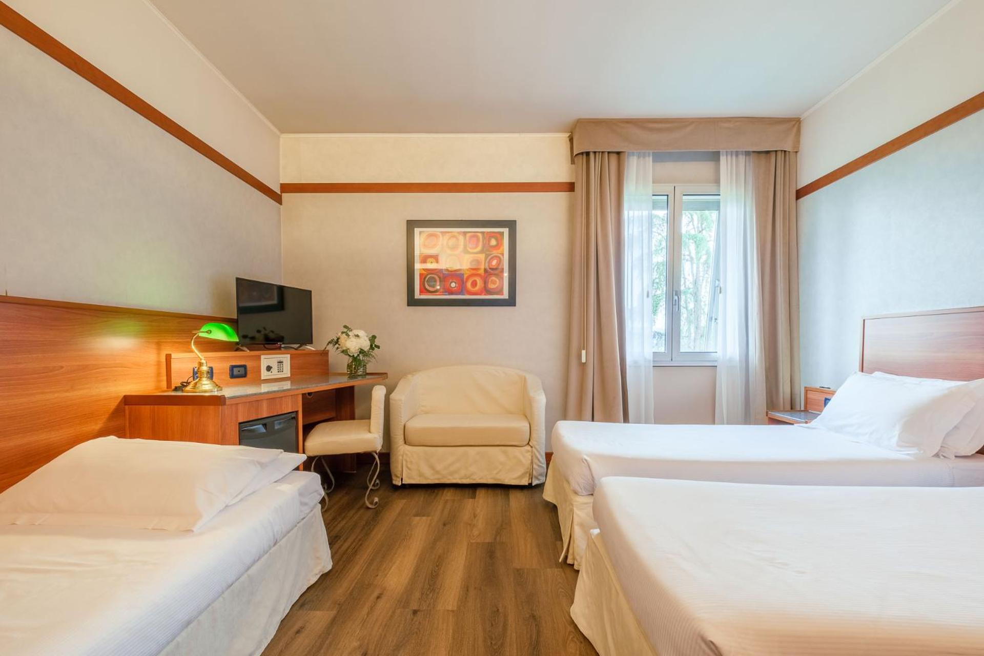 Triple Room - Photo 8