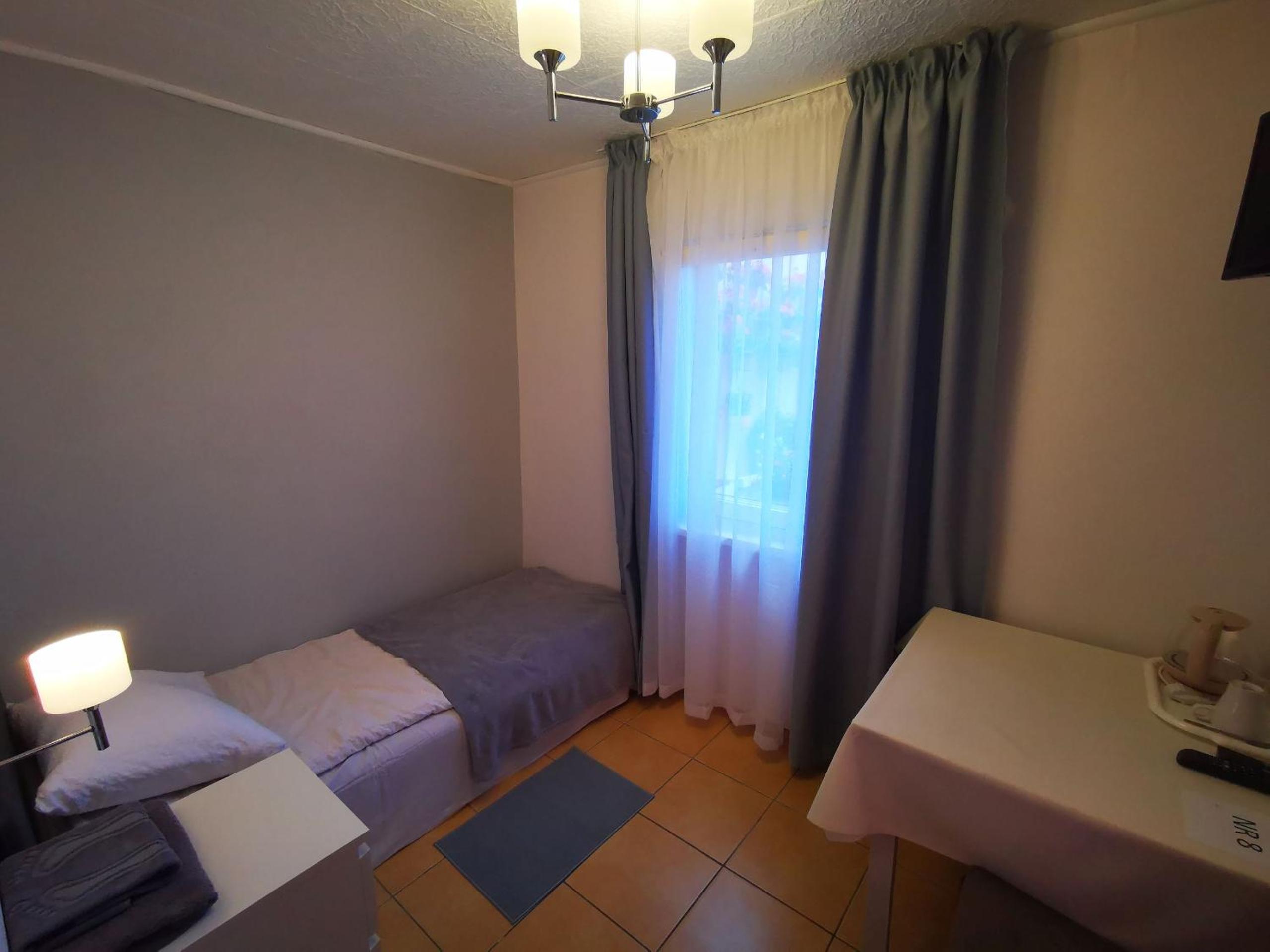 Small Single Room photo 2