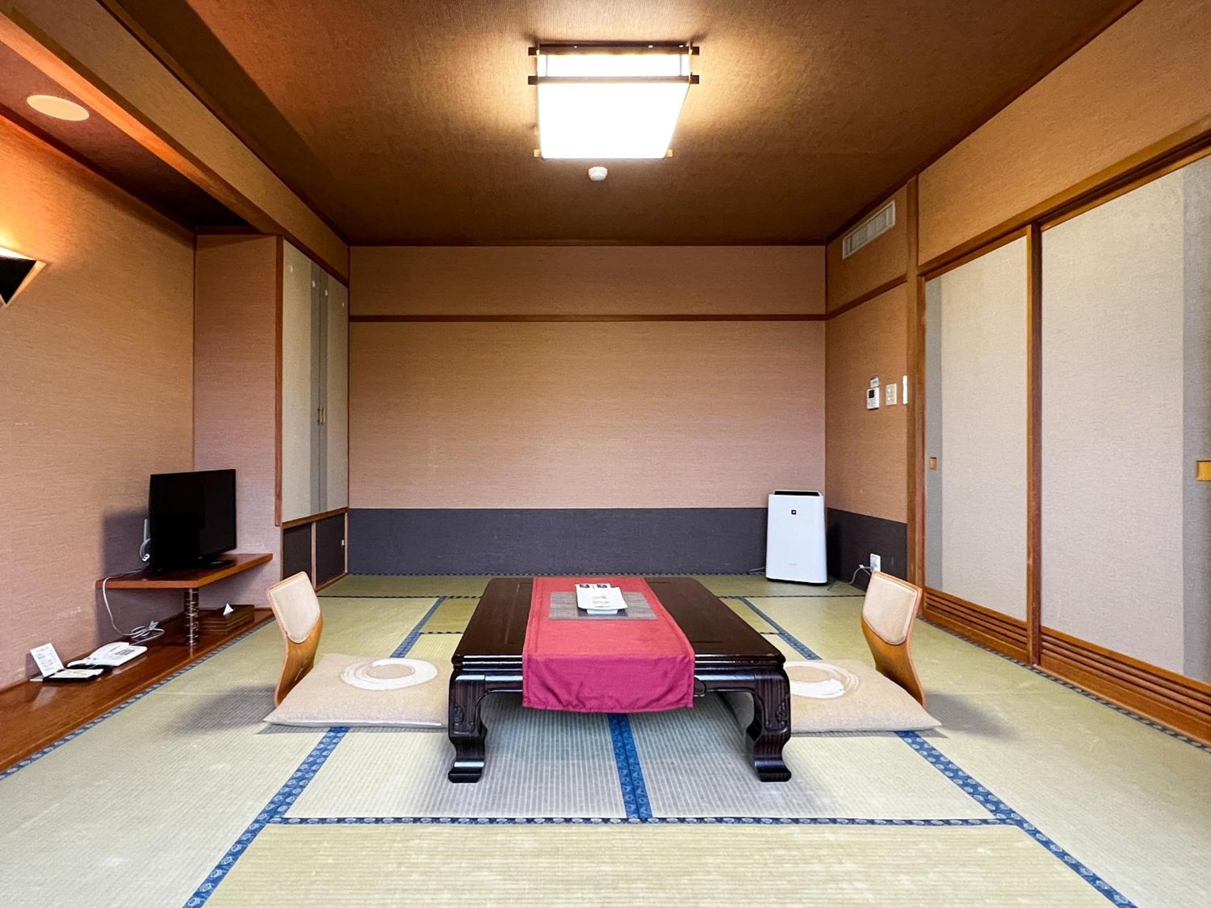 Japanese-Style Room - Buffet Breakfast + Buffet Dinner Included  - Non-Smoking - Photo 17