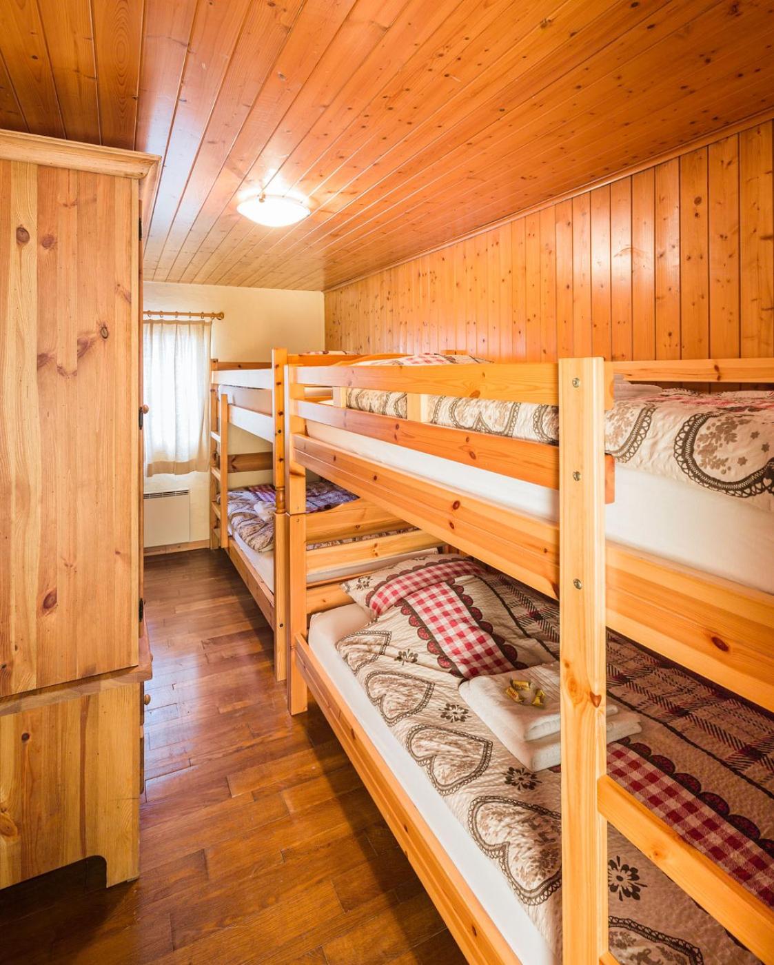 4-Bed Mixed Dormitory Room photo 2