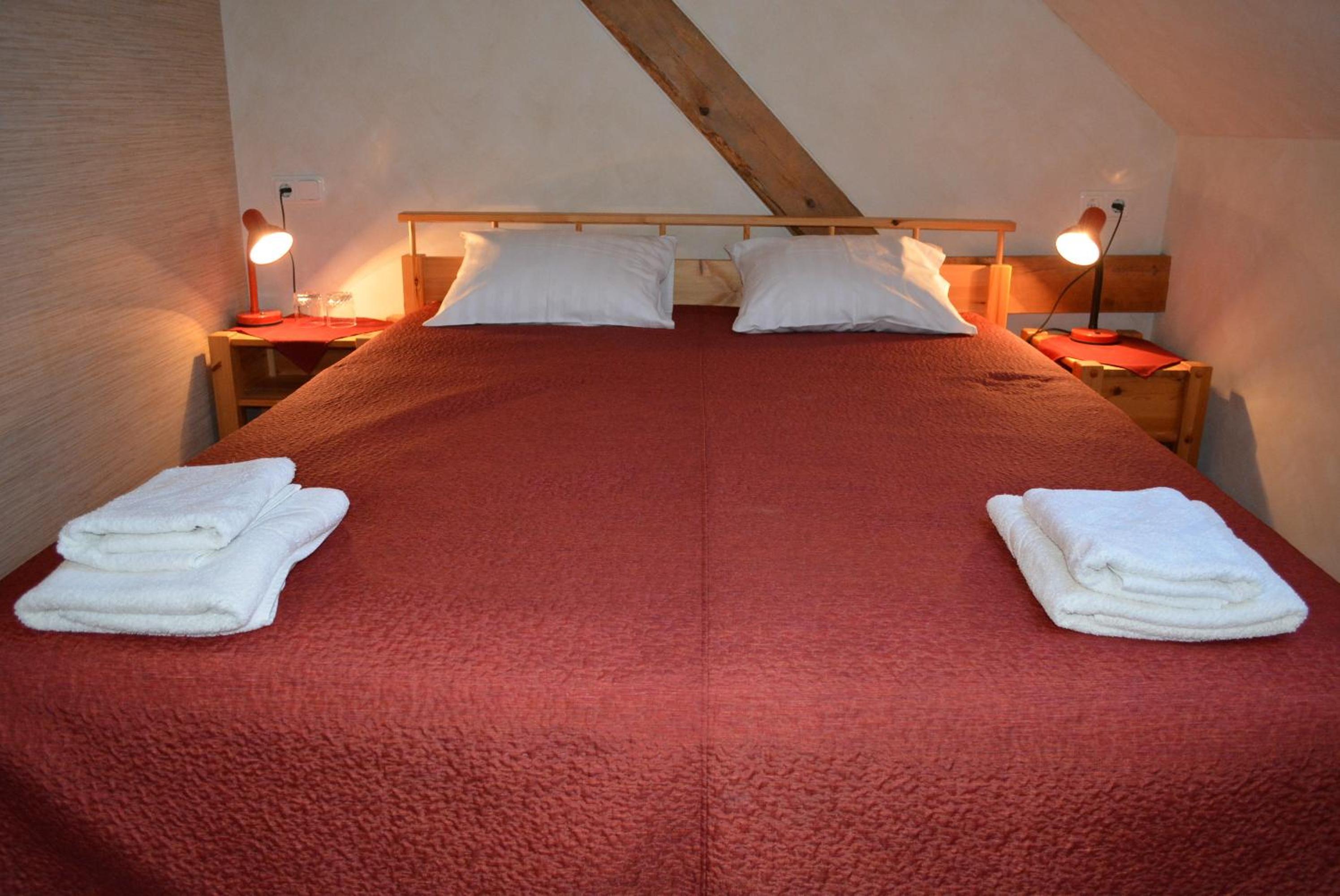 Double Room with Private Bathroom - Photo 4