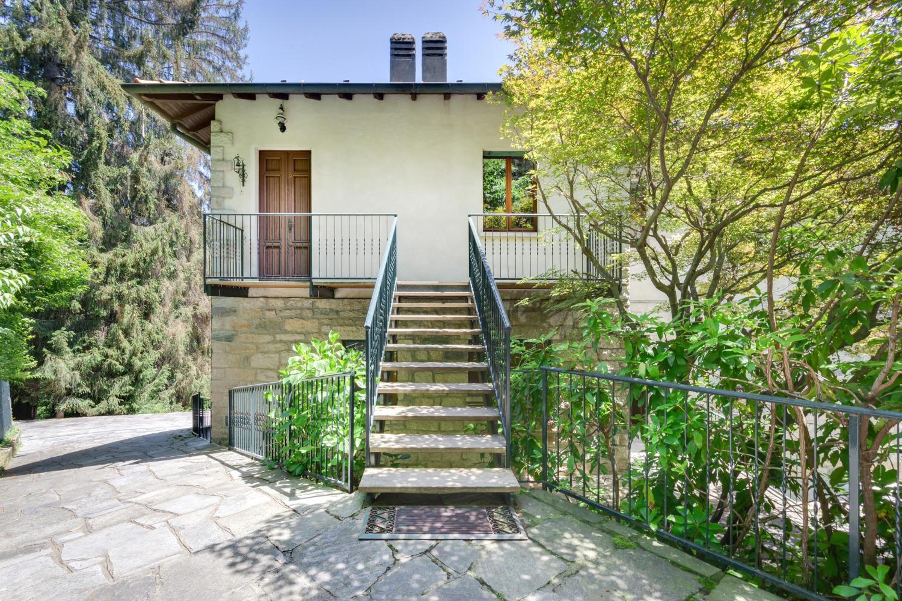 Villa photo 3