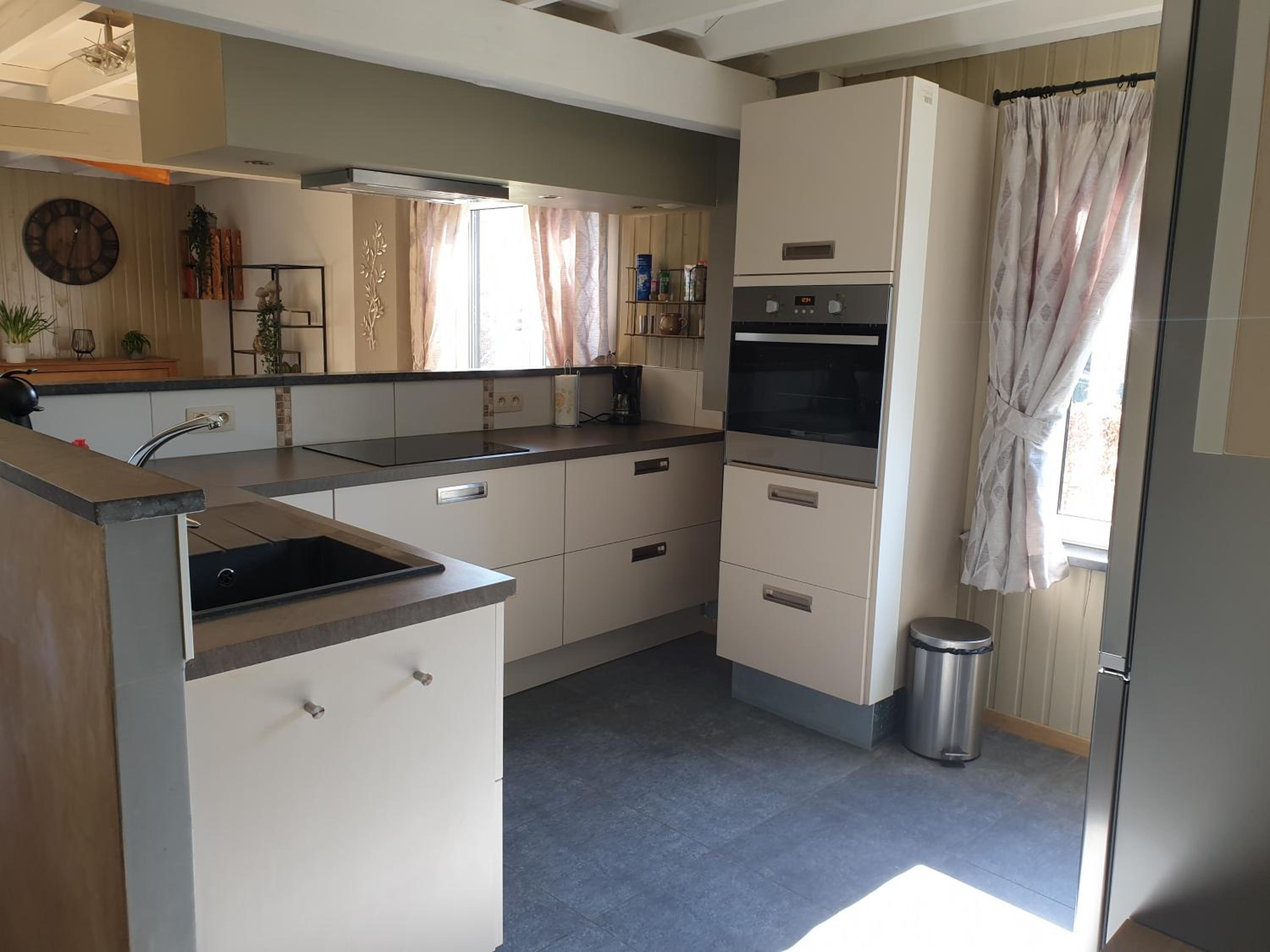 One-Bedroom Apartment - Photo 3