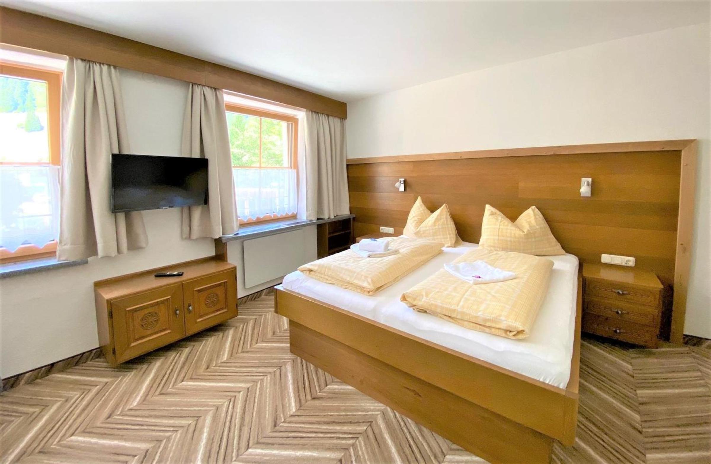 Two-Bedroom Apartment with Balcony photo 3