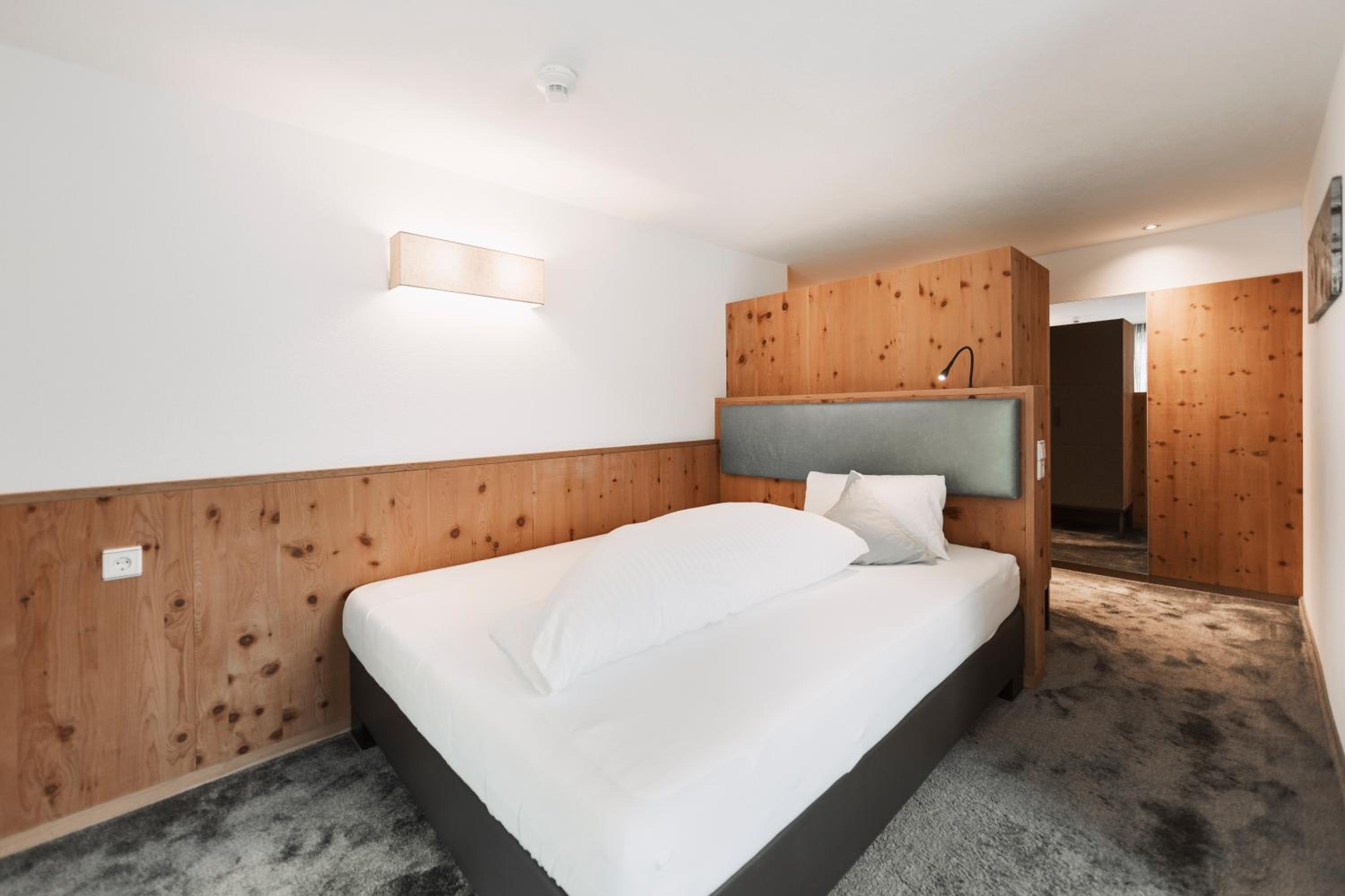 Single Room with Balcony photo 3