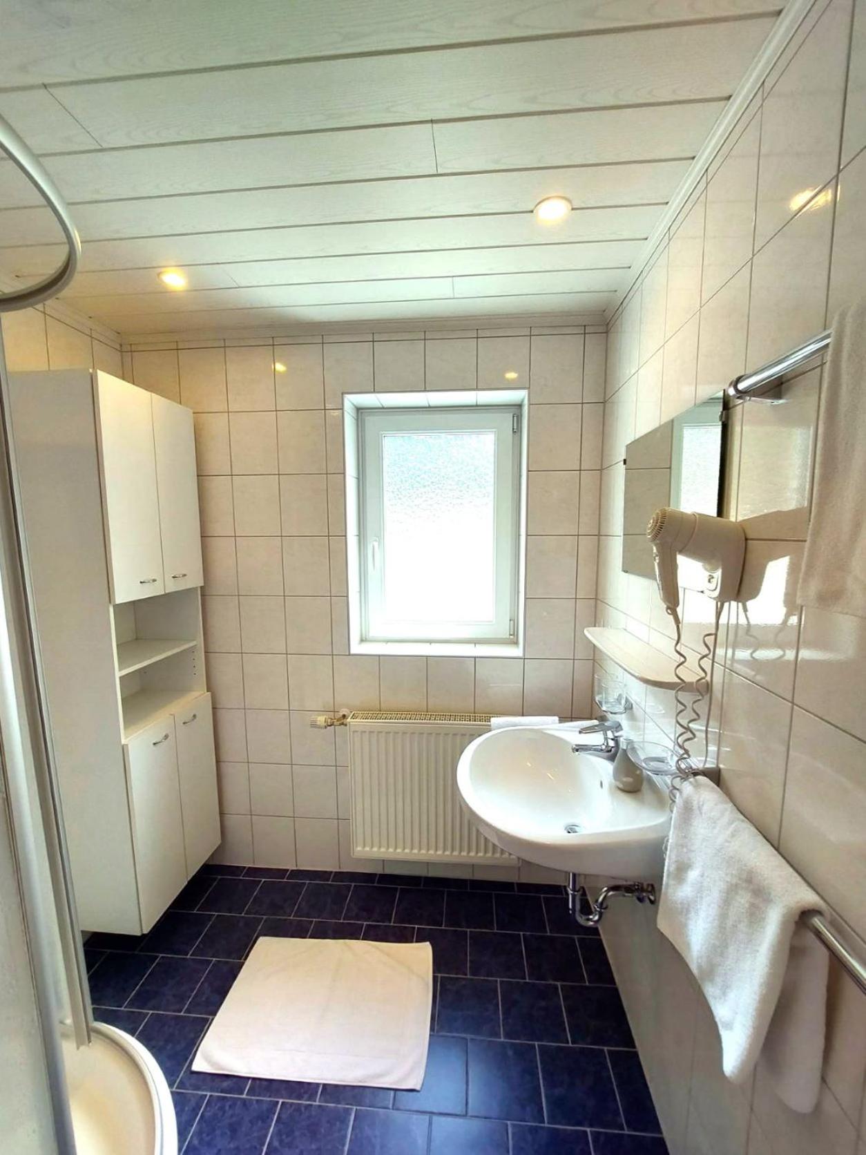 One-Bedroom Apartment with Balcony photo 3