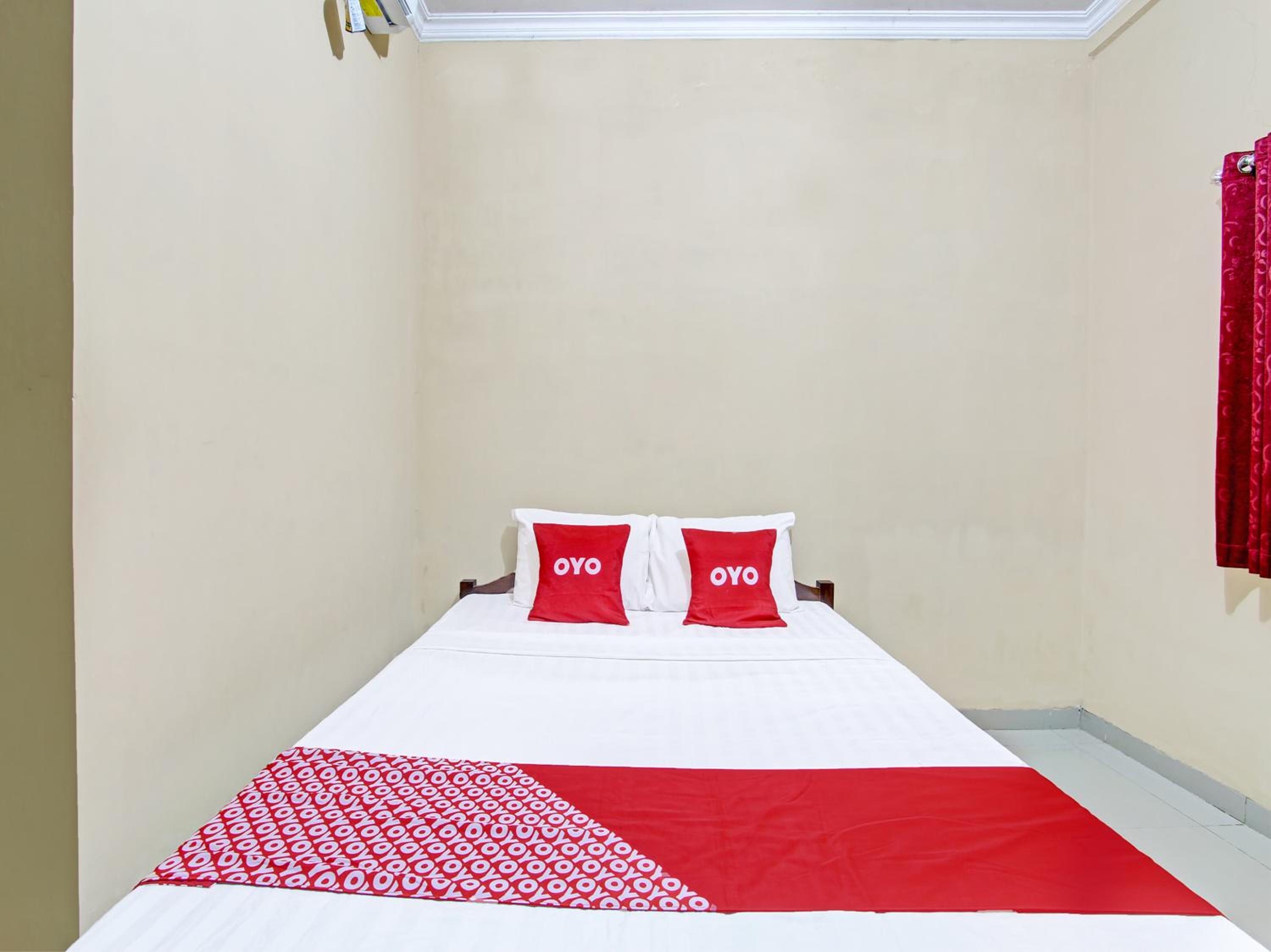 Deluxe King Room - Photo 3