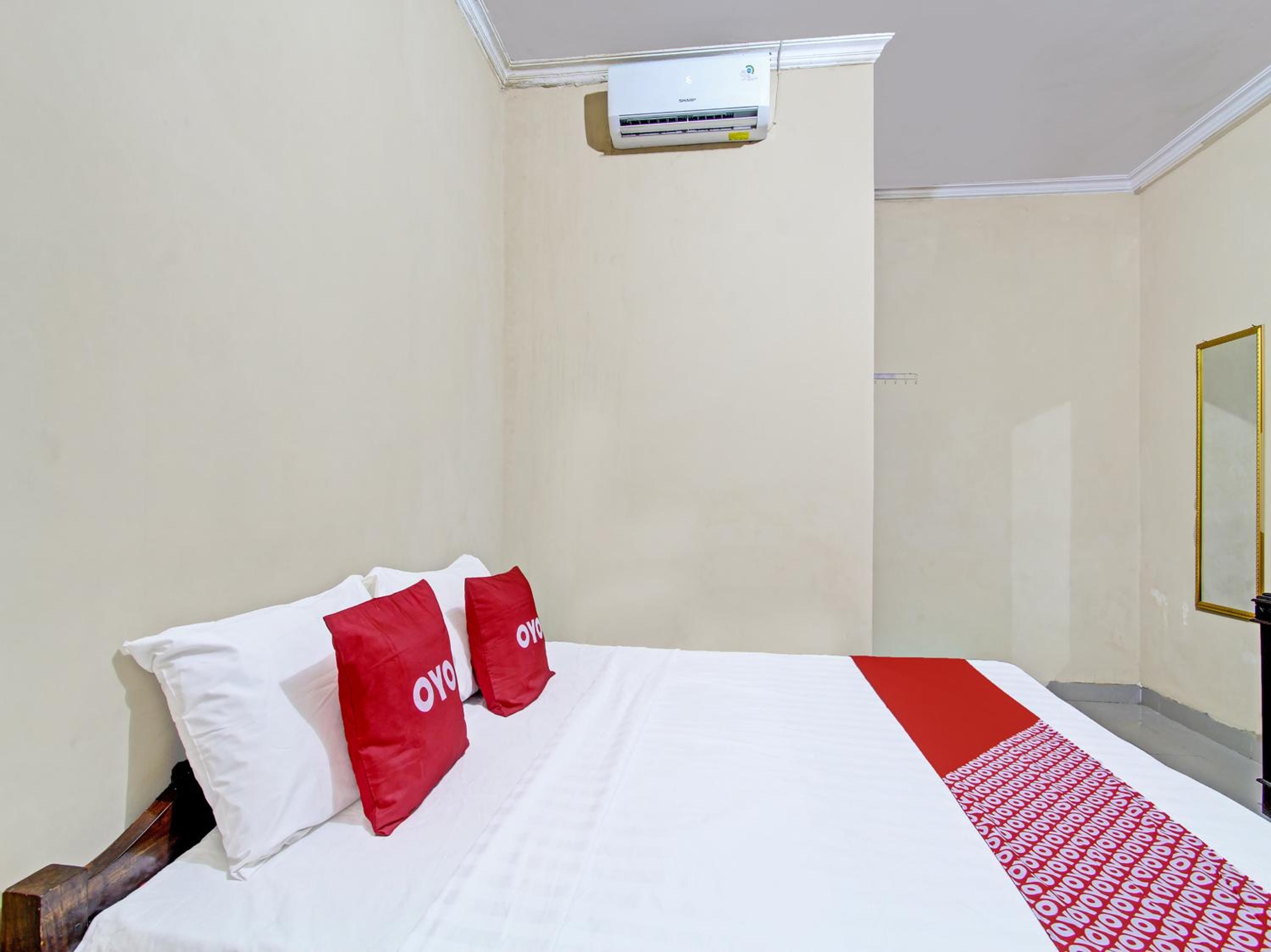 Deluxe King Room - Photo 17