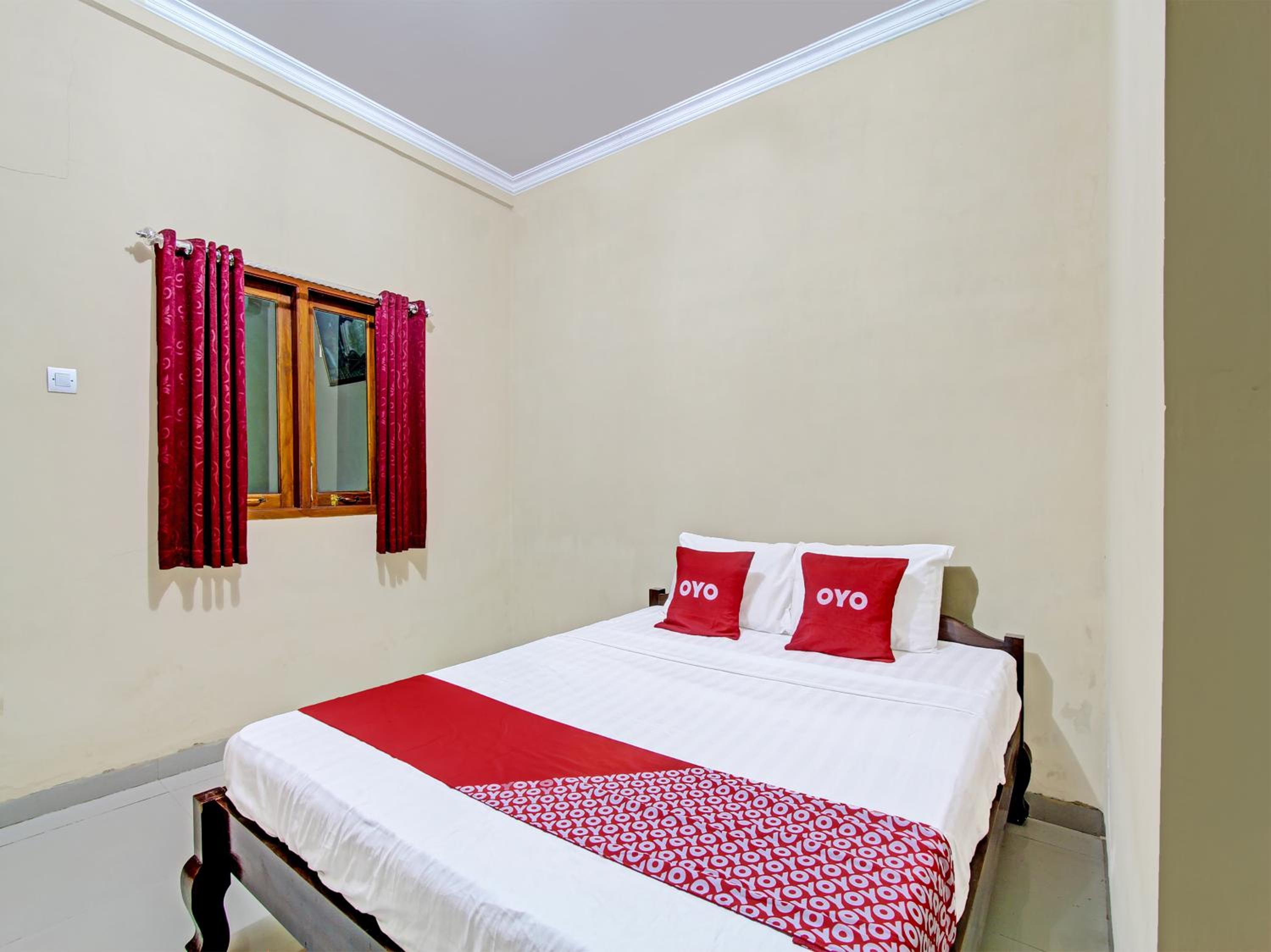 Deluxe King Room - Photo 1