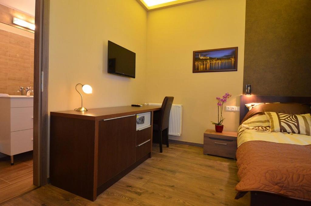 Single Room with Private Bathroom