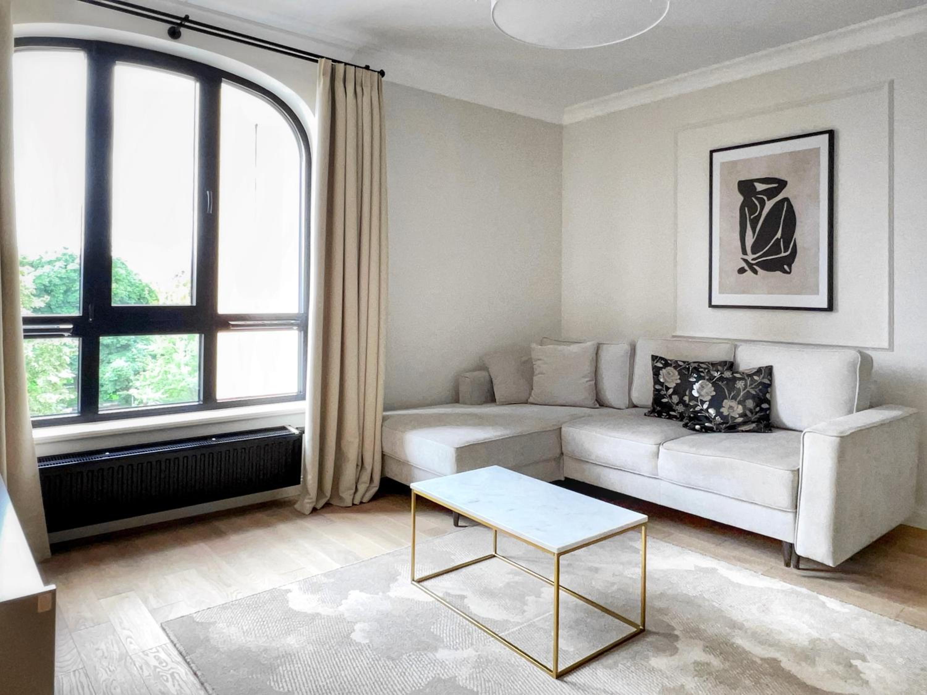 Executive Suite - Photo 3